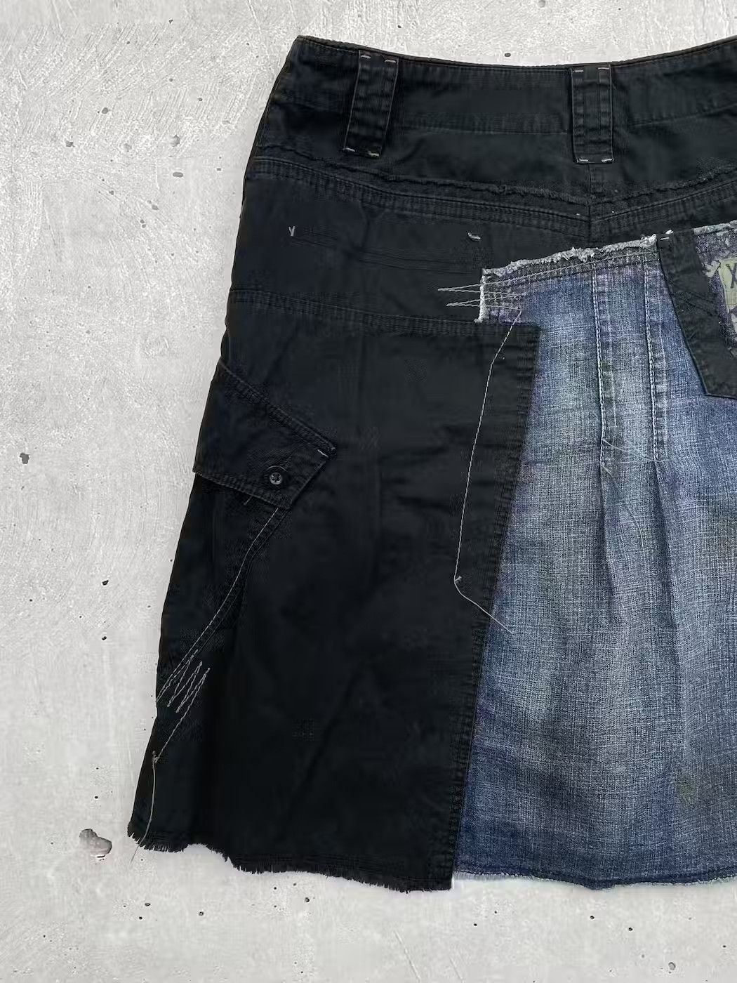 Vintage Vintage Denim Insert Worn Mini Skirt Size 30" / US 8 / IT 44 - 7 Thumbnail