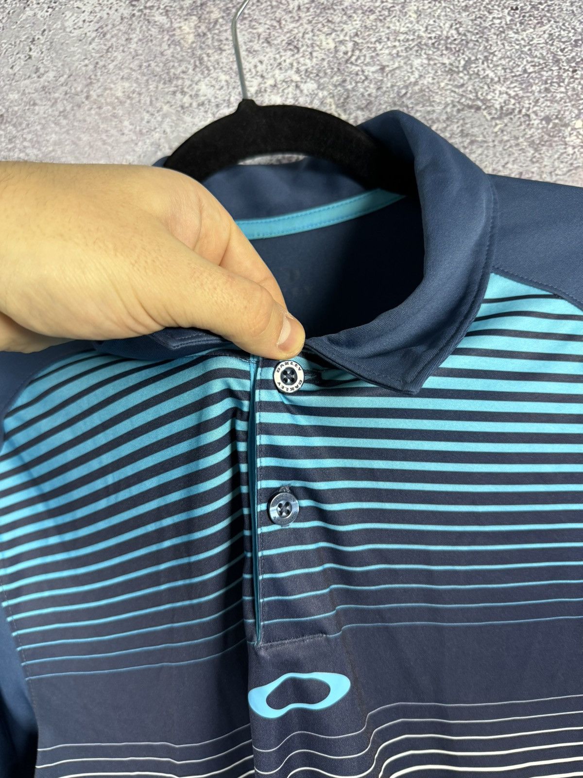 Oakley × Vintage Vintage Oakley Center Logo Stripped Blue Men’s Polo Shirt Size US L / EU 52-54 / 3 - 7 Thumbnail