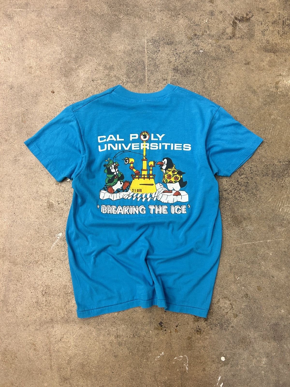 Vintage 80s Vintage University Graphic Tee Collegiate Shirt Penguins Size US M / EU 48-50 / 2 - 1 Thumbnail