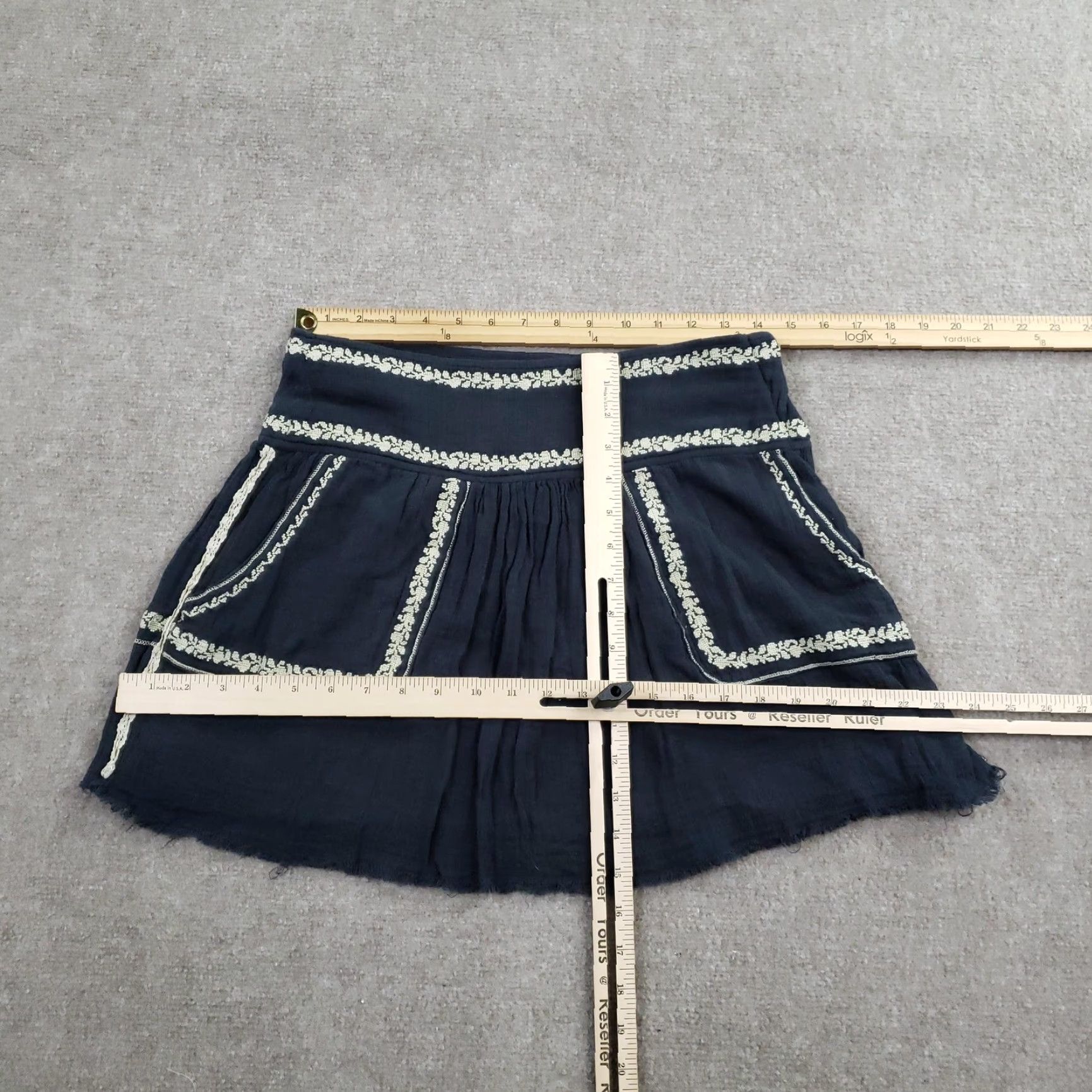 Vintage Isabel Marant Etoile Skirt Womens 36 Flare Short Navy Blue Embroidered Floral Pockets Lined Zip Bohemian Festival Casual Party/Cocktail Size 25" / US 0 / IT 36 - 2 Thumbnail