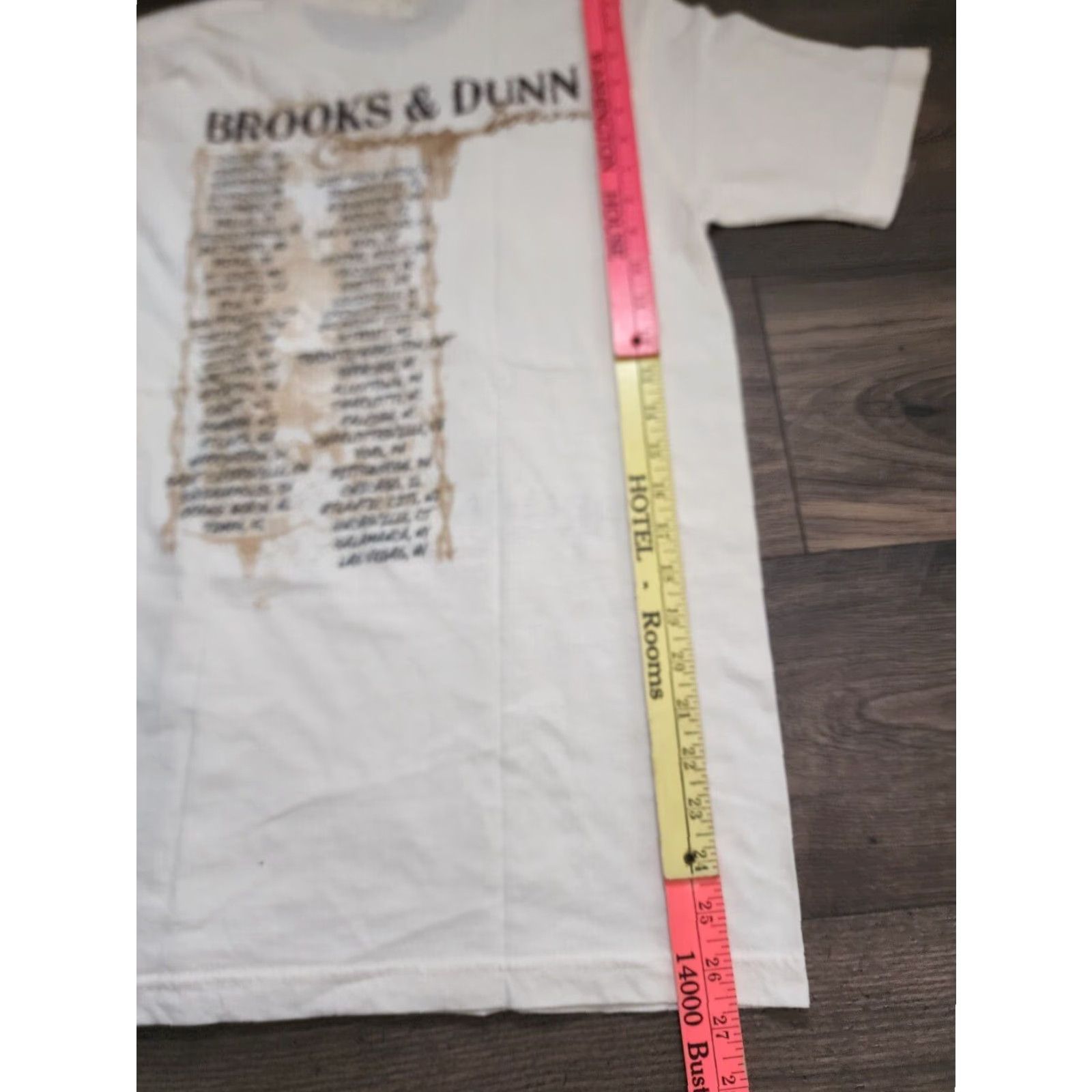 Tultex Brooks & Dunn Tour T-Shirt, Men's Medium, Cream, Cotton, Music Band, Cowboy Town, Short Sleeve Size US M / EU 48-50 / 2 - 4 Thumbnail