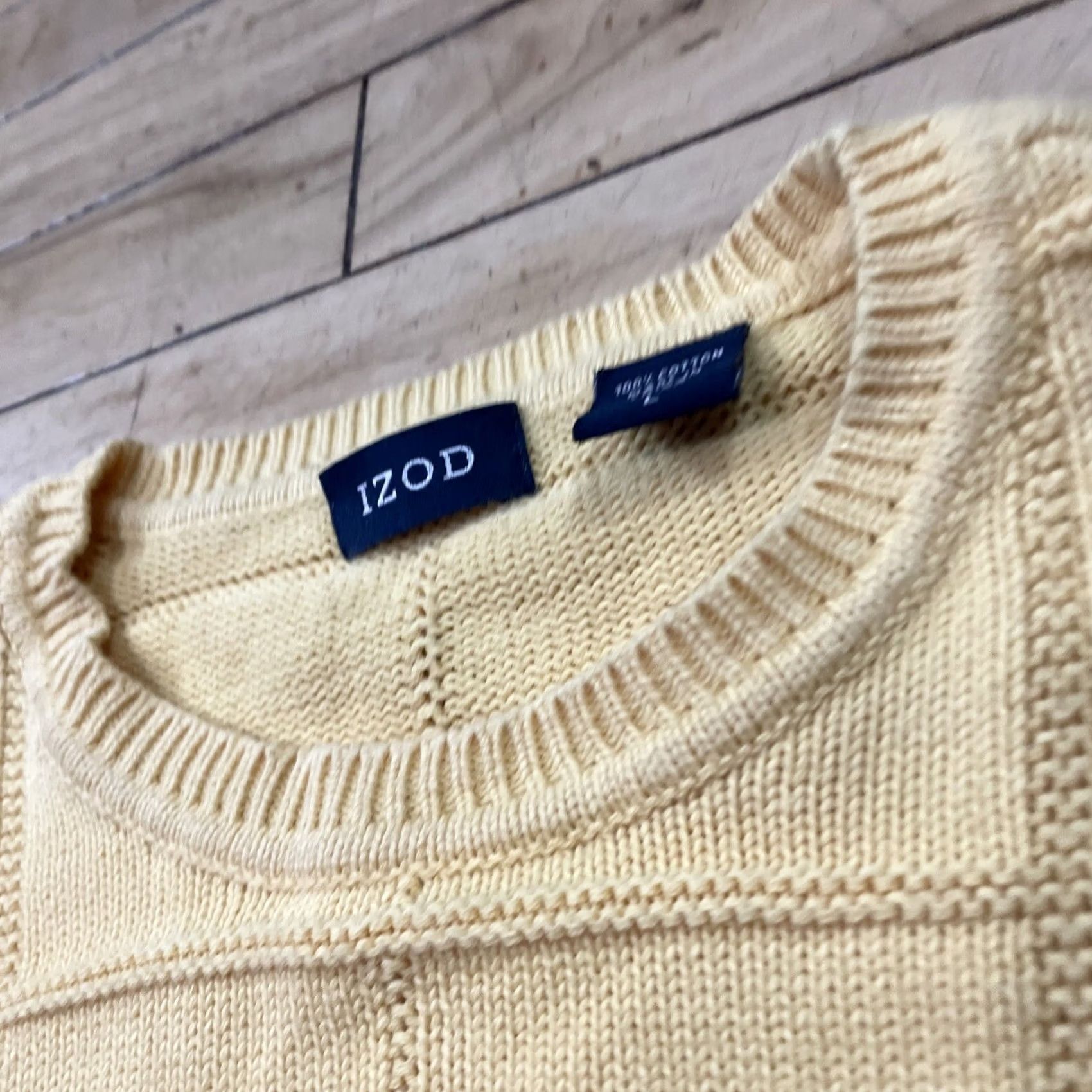 Izod VINTAGE IZOD Preppy Yellow Sweater Men L Boxy Golf Pullover Check Crest 100% Cotton Crew Mens Size US L / EU 52-54 / 3 - 5 Thumbnail