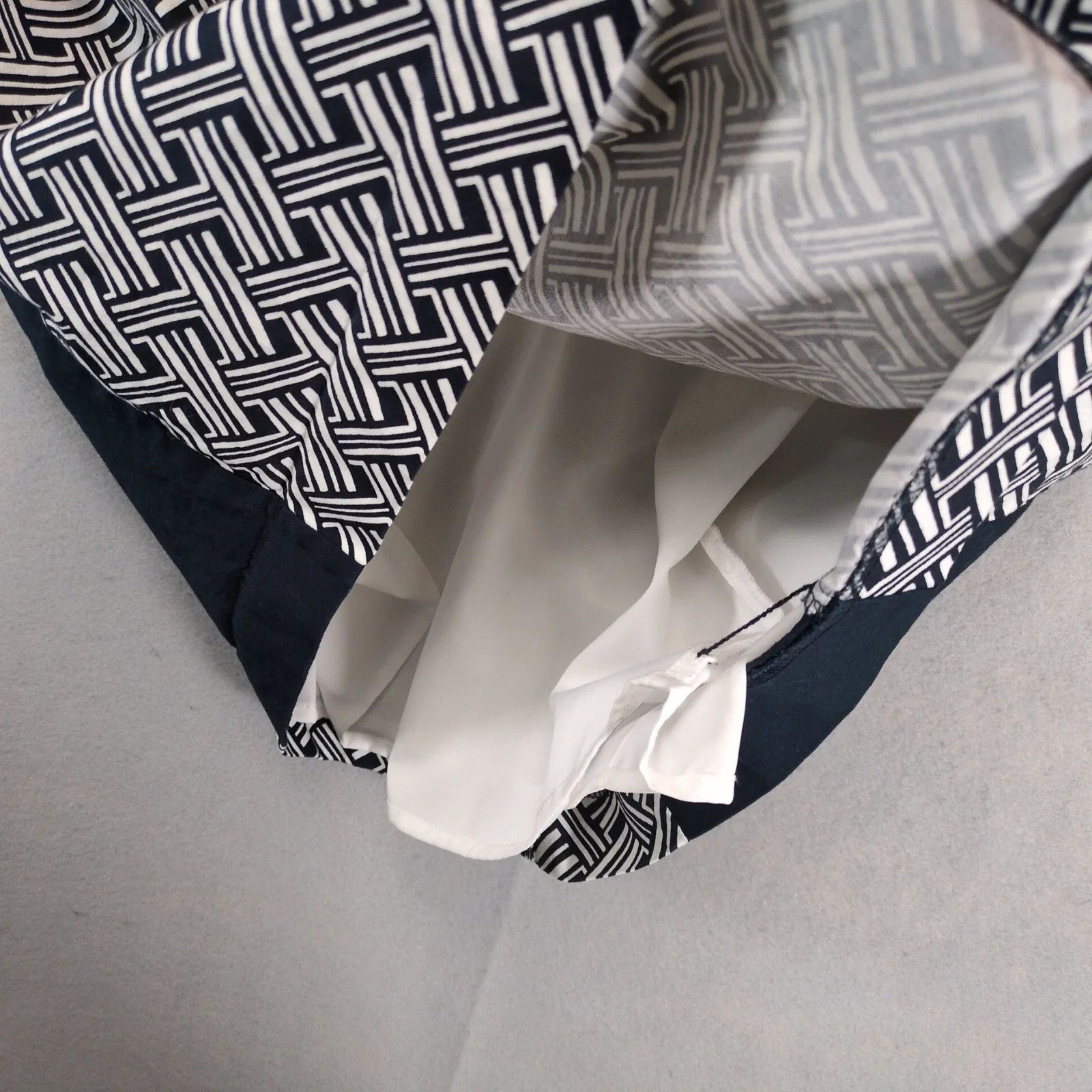 Banana Republic Banana Republic Navy White Geometric Sleeveless Dress Sz 12 Size XL / US 12-14 / IT 48-50 - 9 Thumbnail