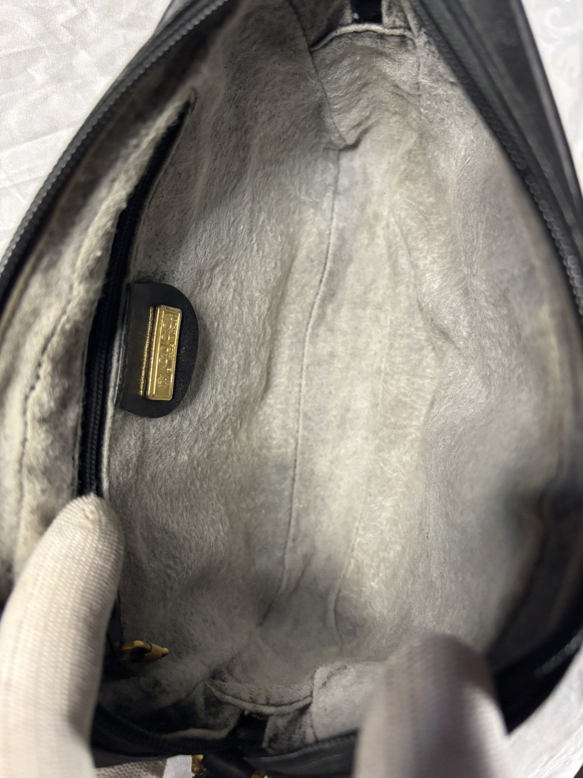 Gucci (Rare) Gucci Vintage Crossbody Bag Size ONE SIZE - 18 Thumbnail