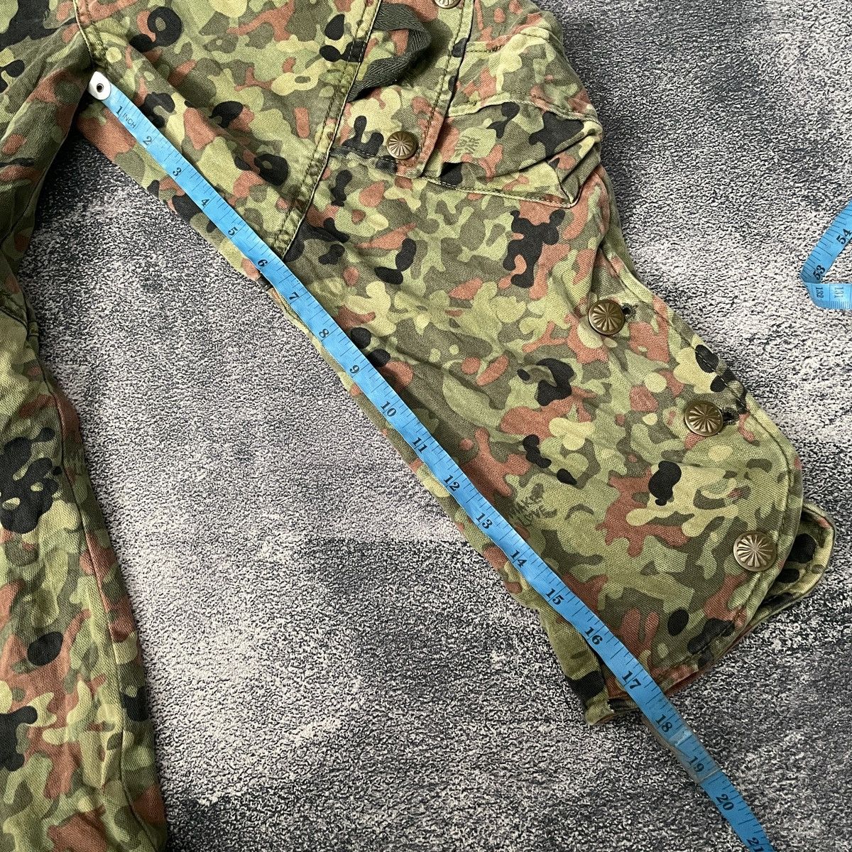 If Six Was Nine SLY camo japanese style y2k punk multi pocket short pants Size US 31 - 14 Thumbnail