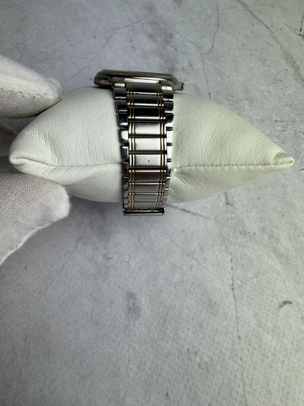Japanese Brand × Vintage Q&Q Silver Watch Vintage Size ONE SIZE - 2 Thumbnail