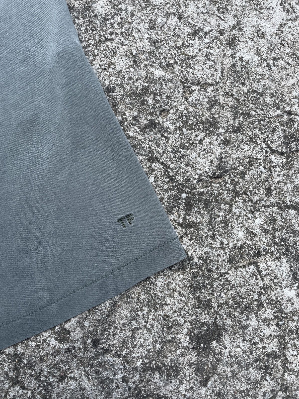 Tom Ford × Vintage Tom Ford Luxury Lyocell Classic T Shirt Size US L / EU 52-54 / 3 - 2 Thumbnail
