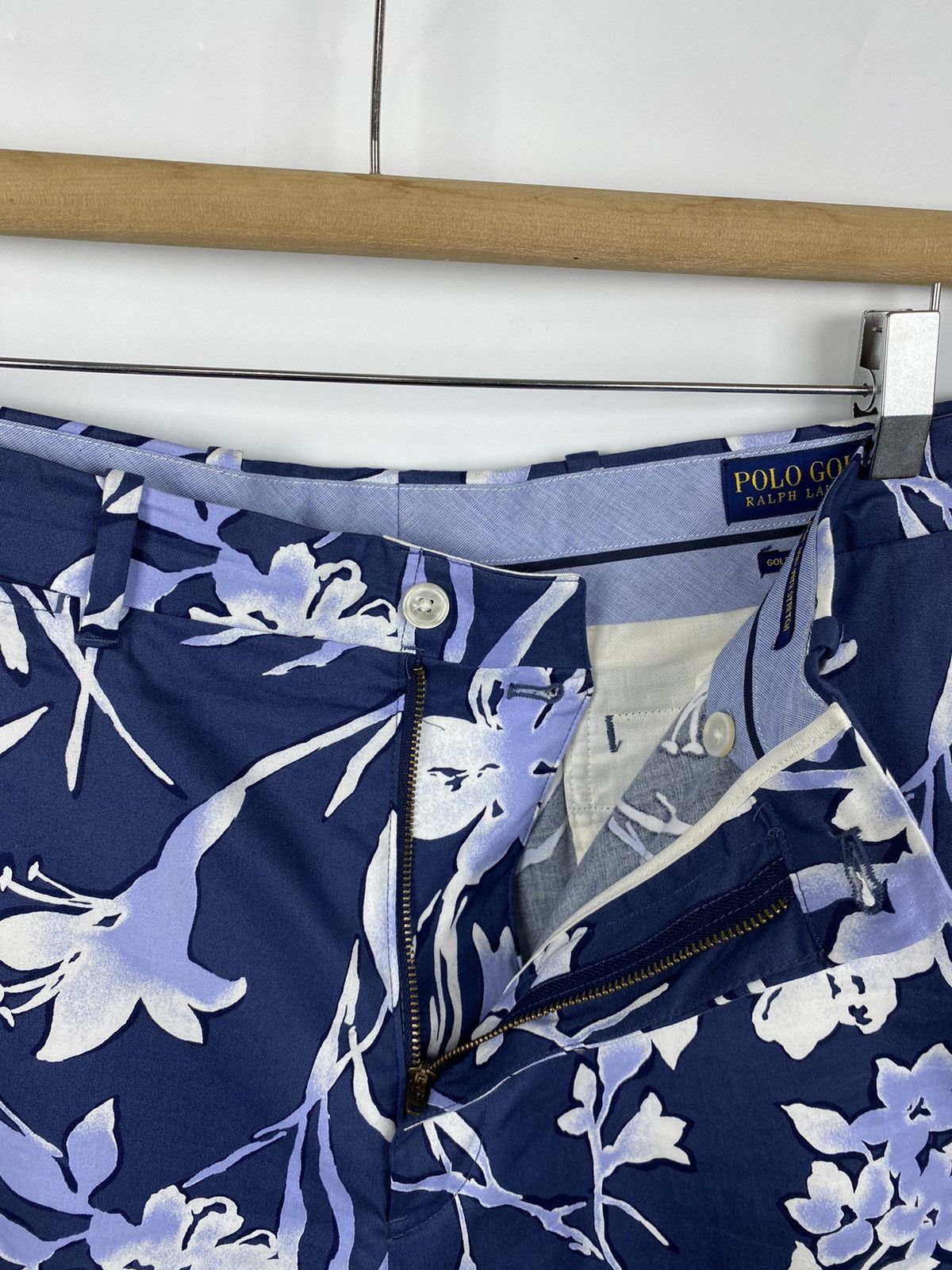 Polo Ralph Lauren Polo Ralph Lauren Chino Shorts Floral Printed Size 38 Size US 38 / EU 54 - 7 Thumbnail