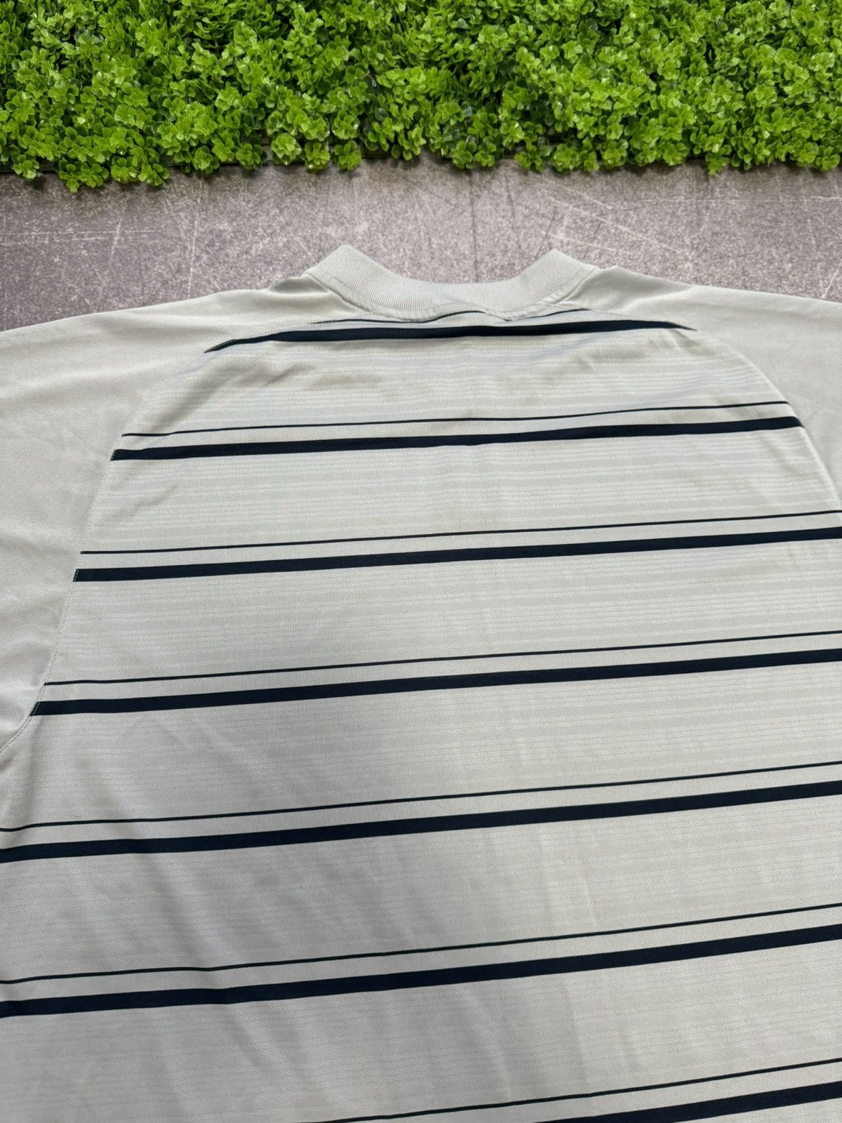 Nike Vintage Nike Center Logo Striped T-Shirt Y2K Size US L / EU 52-54 / 3 - 12 Thumbnail