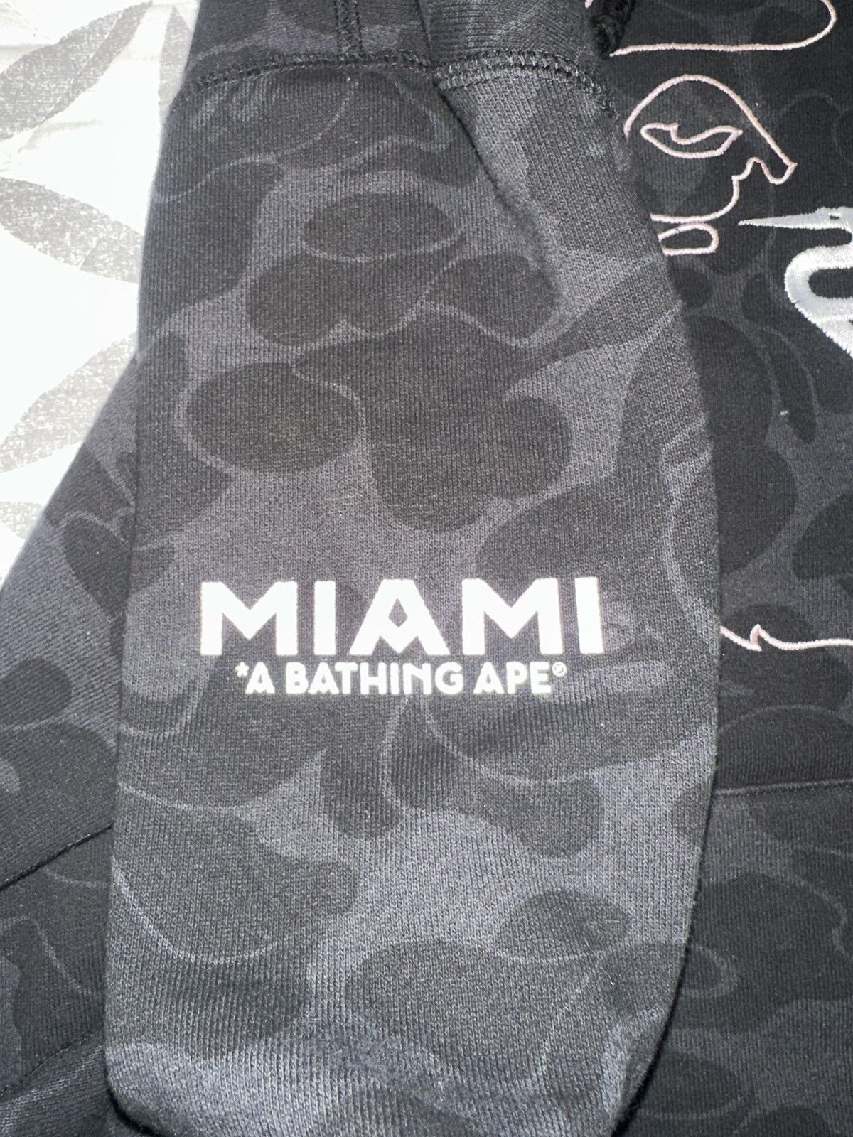 Bape Inter miami x bape camo hoodie sz M Size US M / EU 48-50 / 2 - 5 Thumbnail