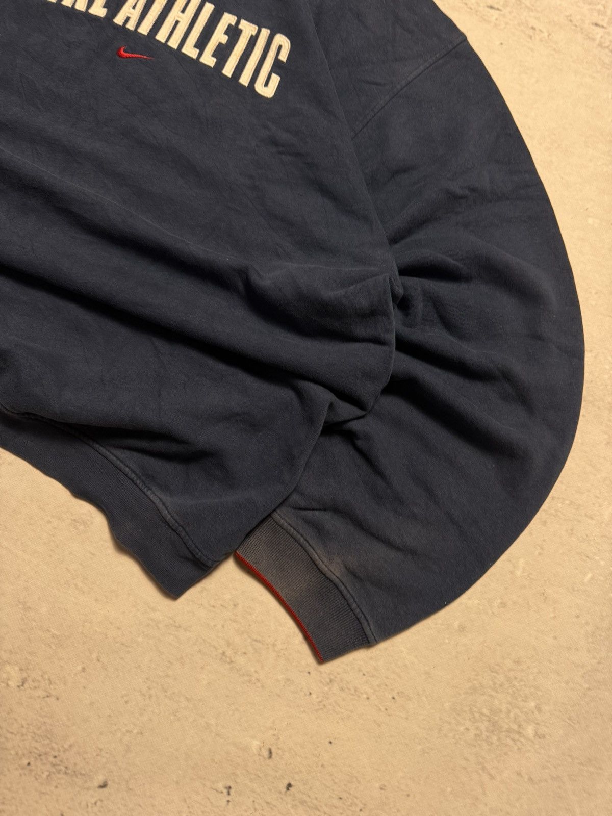 Nike × Vintage NIKE ATHLETIC VINTAGE CENTER LOGO OVERSIZE BOXY SWEATSHIRT Size US XL / EU 56 / 4 - 4 Thumbnail
