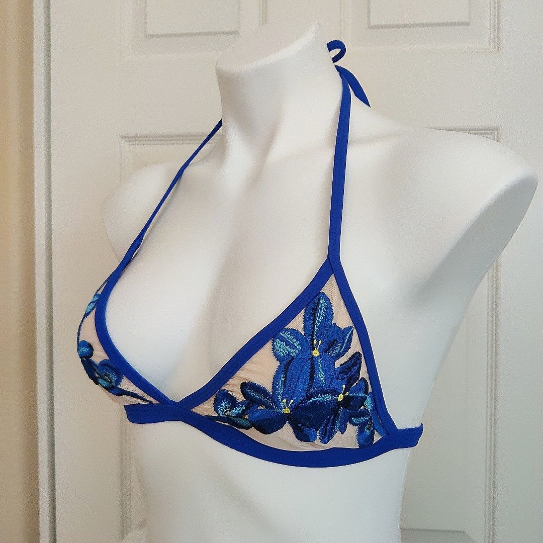 Topshop Topshop triangle embroidered mesh floral bikini top sz 4 Size ONE SIZE - 1 Thumbnail
