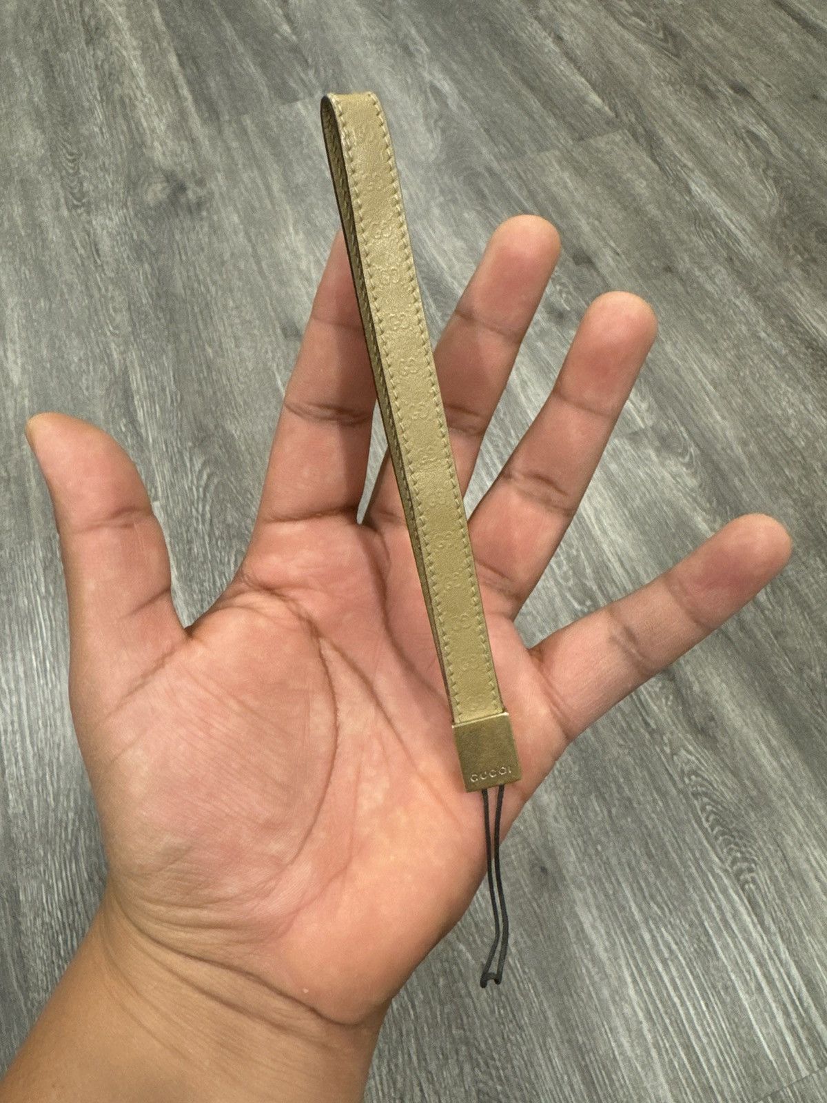 Gucci Gucci Monogram Leather Keychain Strap Charm Tan leather Size ONE SIZE - 1 Thumbnail