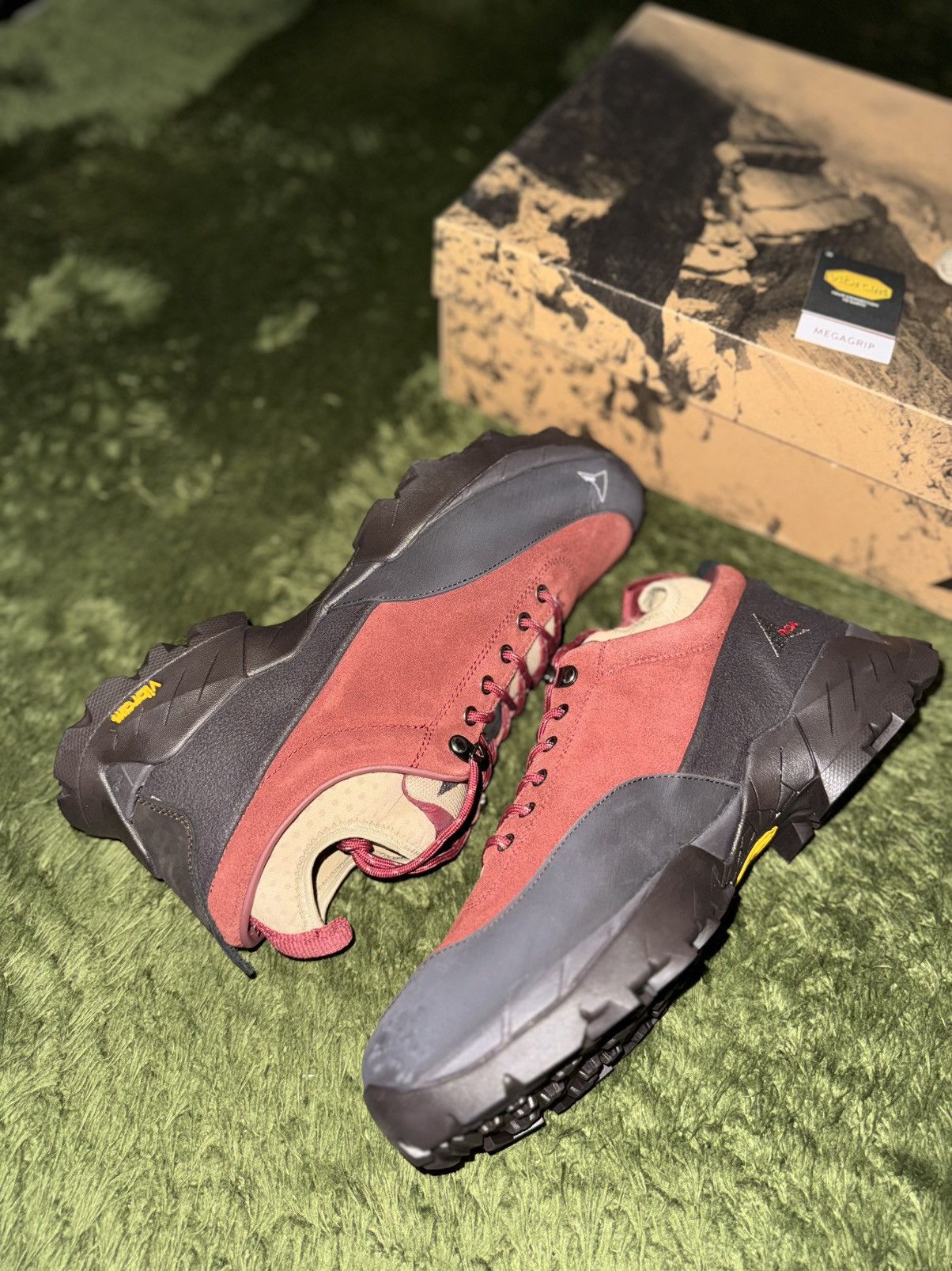 ROA [EU 44] ROA Hiking Neal Suede Sneakers Burgundy Black Size US 10.5 / EU 43-44 - 4 Thumbnail