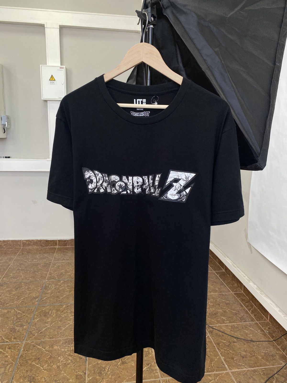 Uniqlo Uniqlo Dragon Ball Goku Y2K cw21 t-shirt hype Size US XL / EU 56 / 4 - 1 Thumbnail