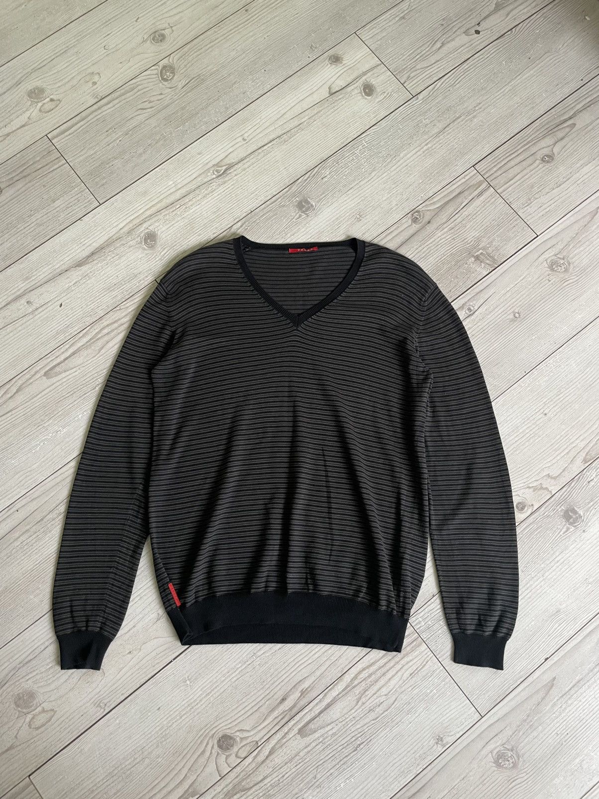 Prada Prada Red Tab Sweater Size US L / EU 52-54 / 3 - 4 Thumbnail