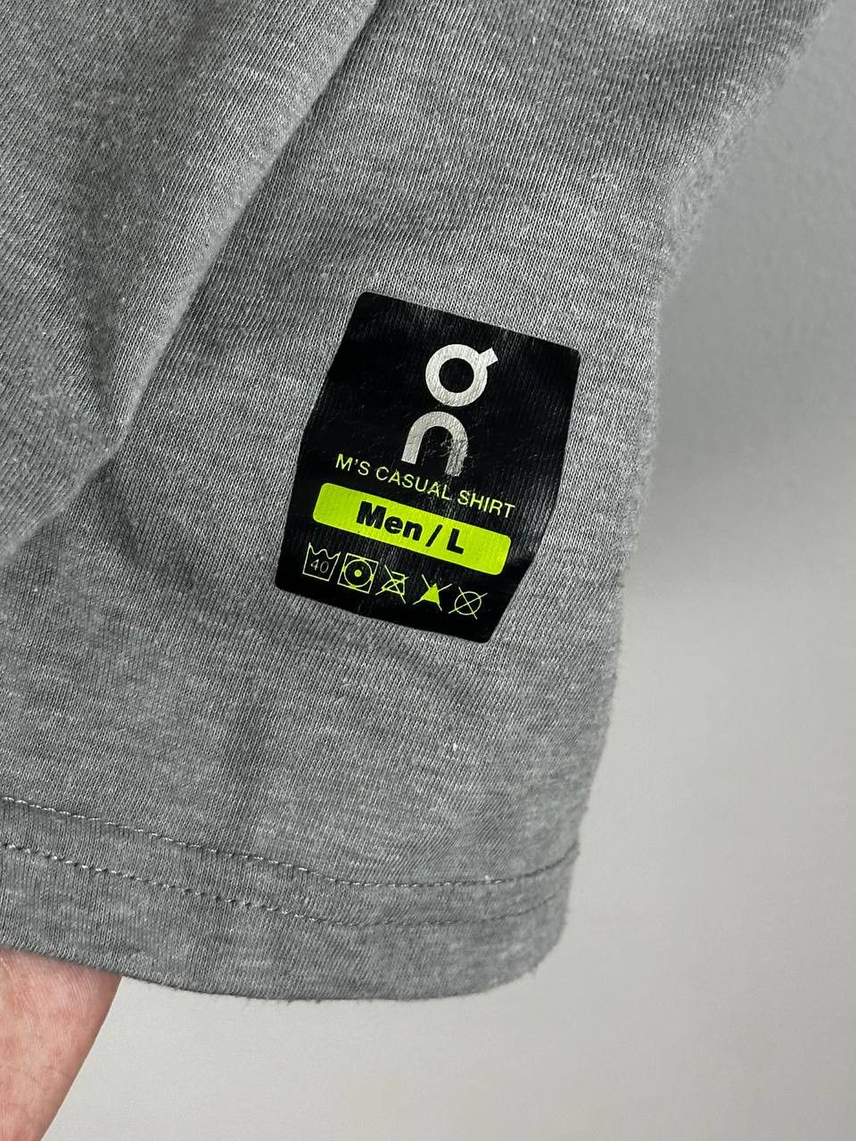 On On Running Performance Grey Sport T Shirt Size L Size US L / EU 52-54 / 3 - 7 Thumbnail