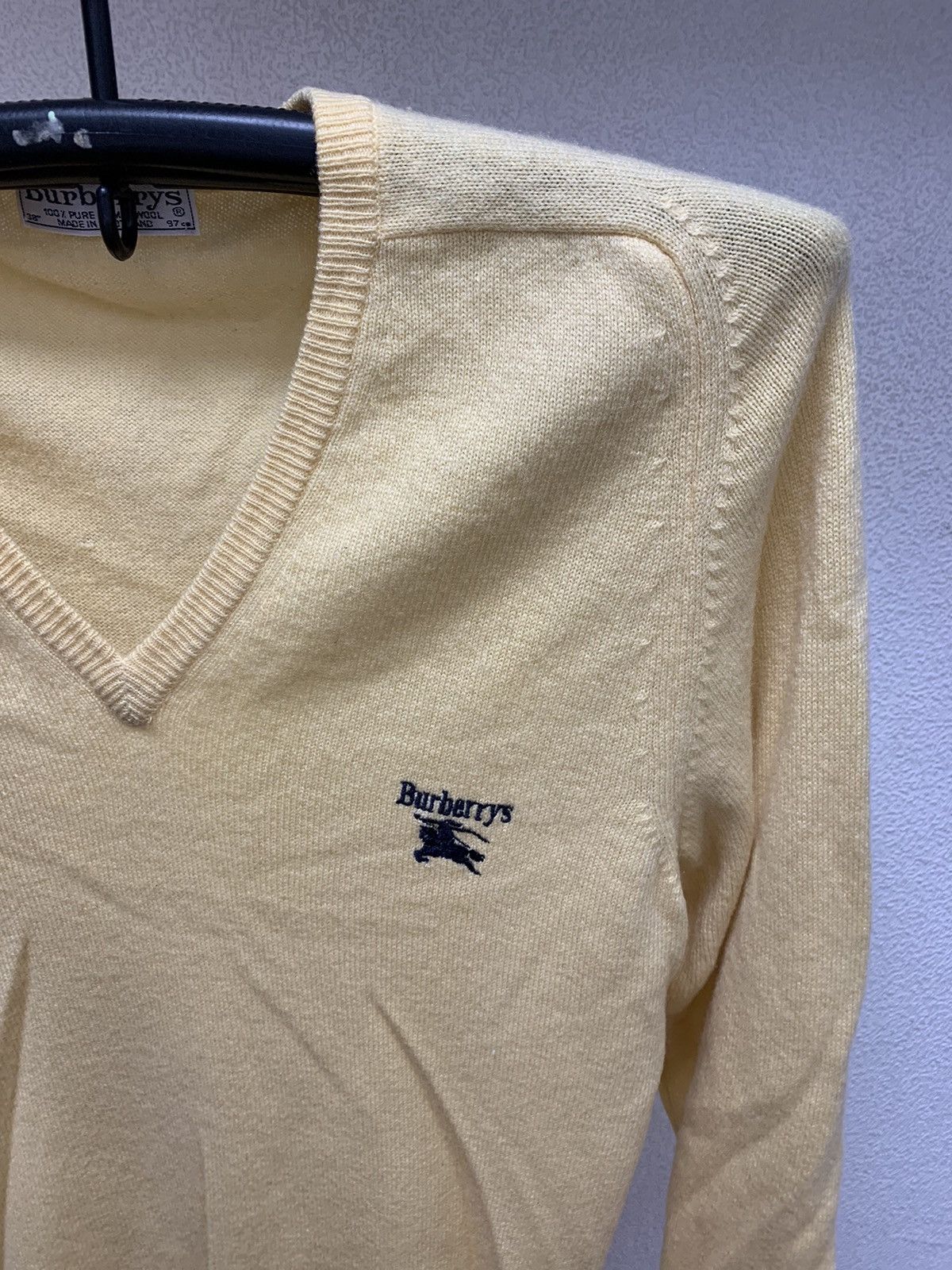 Burberry Burberrys vintage sweater V lambswool M sz yellow Size US M / EU 48-50 / 2 - 7 Thumbnail
