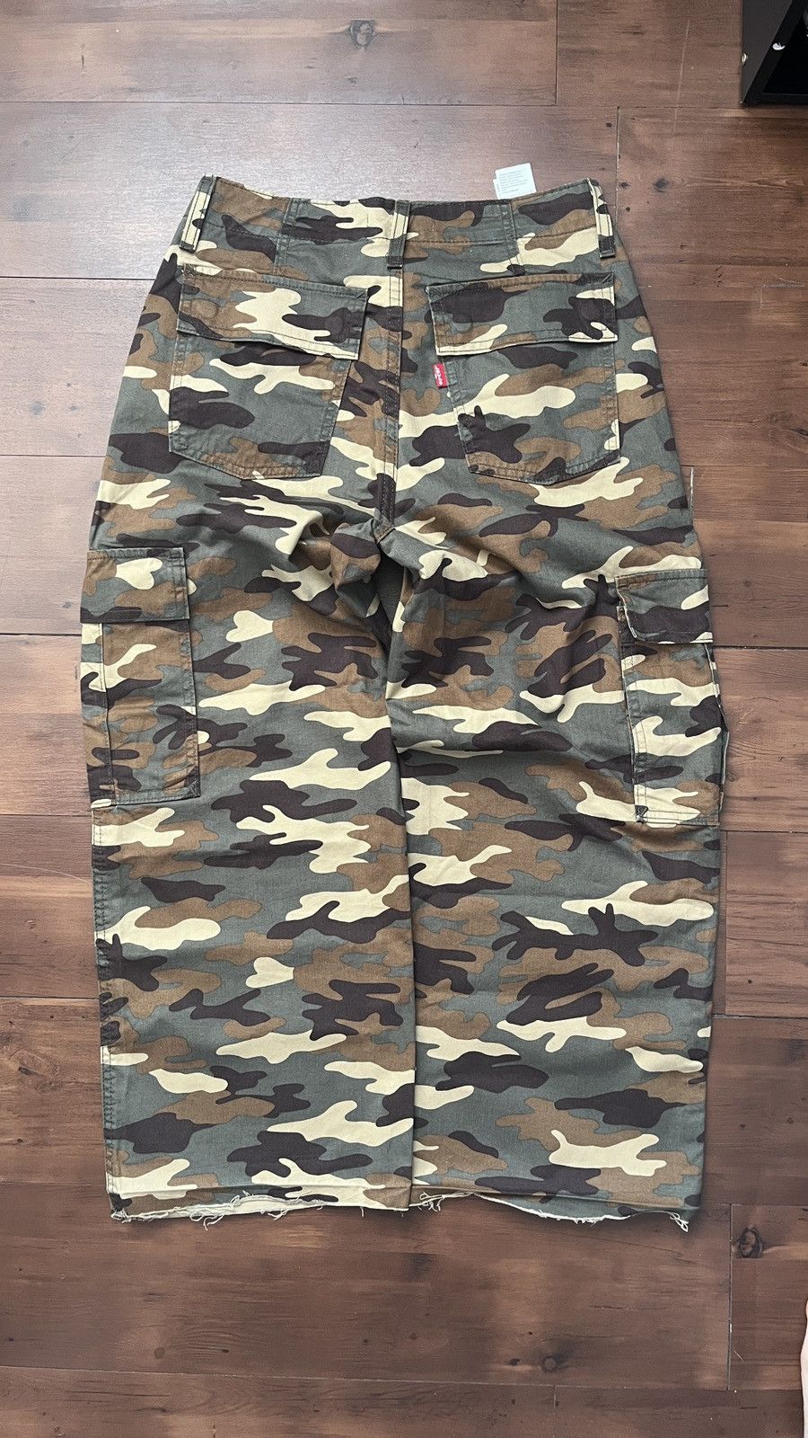 Levi's Vintage Clothing Levis camo cargos Size 26" / US 2 / IT 38 - 1 Thumbnail