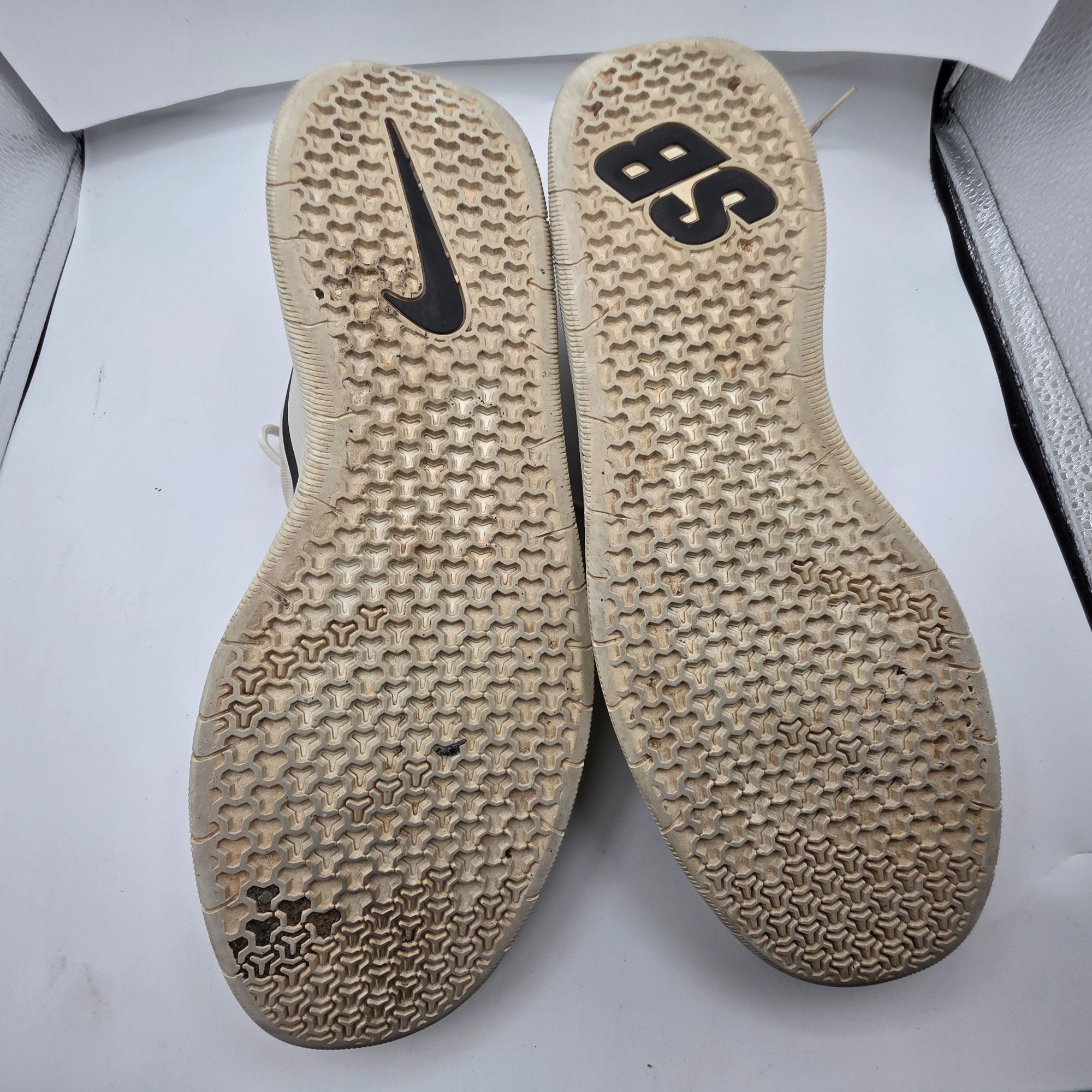 Nike Nike SB Nyjah Free 2.0 Mens Size 14 Summit White Black Sneak Size US 14 / EU 47 - 8 Thumbnail