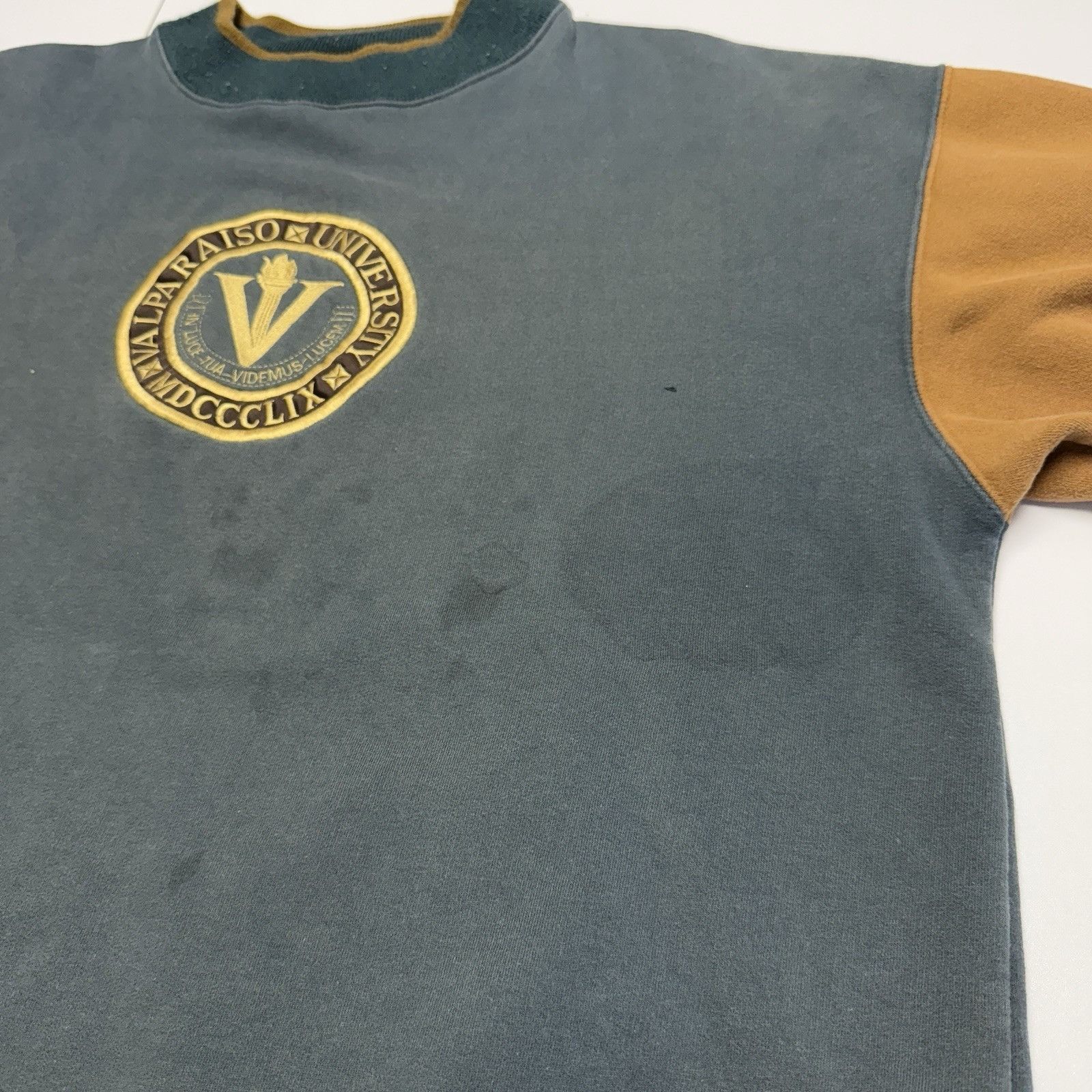 Vintage Vintage Valparaiso University Sweatshirt Mens XL Green Embro Size US XL / EU 56 / 4 - 5 Thumbnail