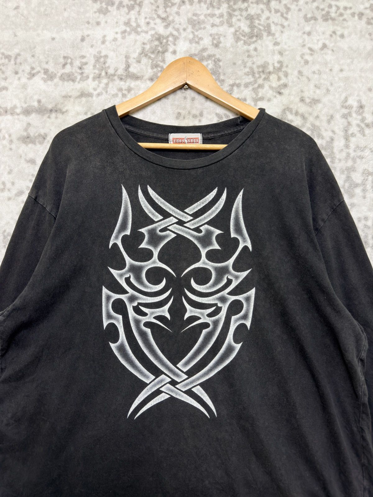 Vintage Vintage Y2K Tribal Long Sleeve Black Fade Graphic Tee Size US XL / EU 56 / 4 - 5 Thumbnail