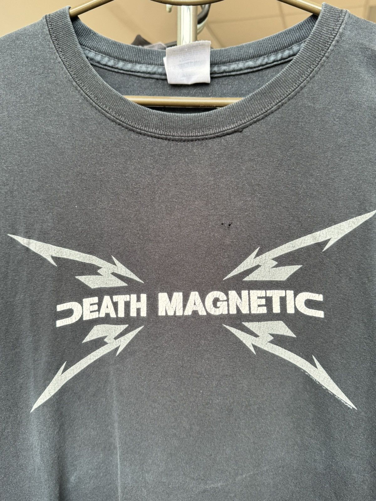 Metallica Vintage Metallica Death Magnetic Trashed T-shirt Size US XL / EU 56 / 4 - 2 Thumbnail