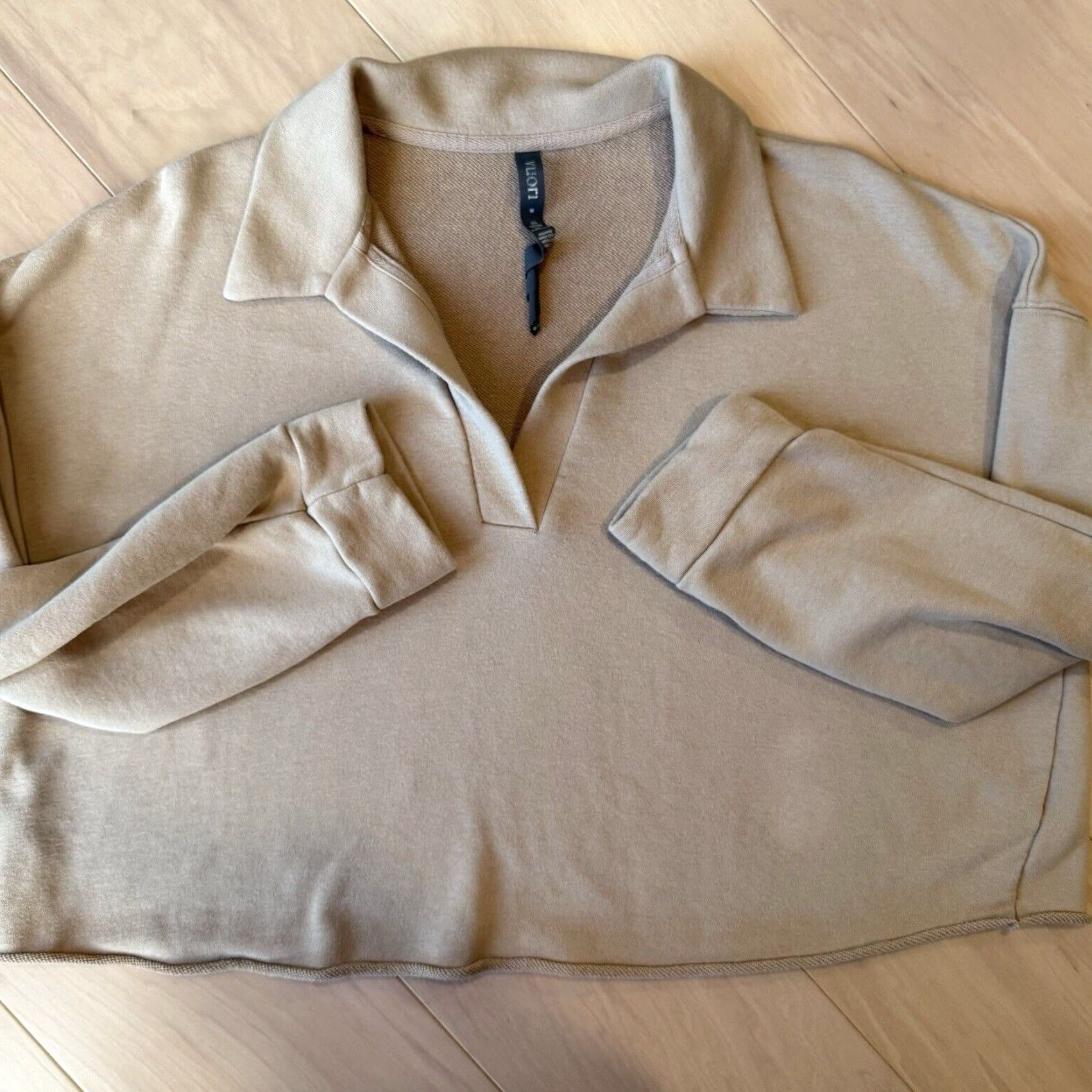 Vuori Vuori Polo Sweatshirt M Sedona Tan Fleece Pullover Cropped Yoga Athleisure Shirt Hooded Long Sleeve Casual All Seasons Size M / US 6-8 / IT 42-44 - 5 Thumbnail