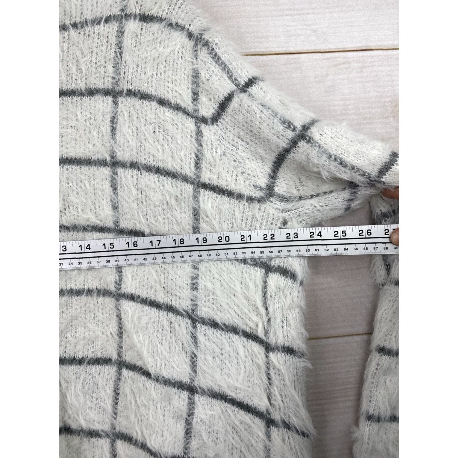 Vintage Signature Studio Cardigan Sweater Womens XL White Gray Open Front Pockets Fuzzy Size XL / US 12-14 / IT 48-50 - 4 Thumbnail