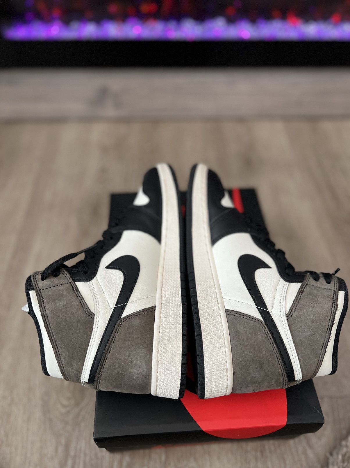 Jordan Brand Air Jordan 1 GS “Dark Mocha” Size US 6 / EU 39 - 5 Thumbnail