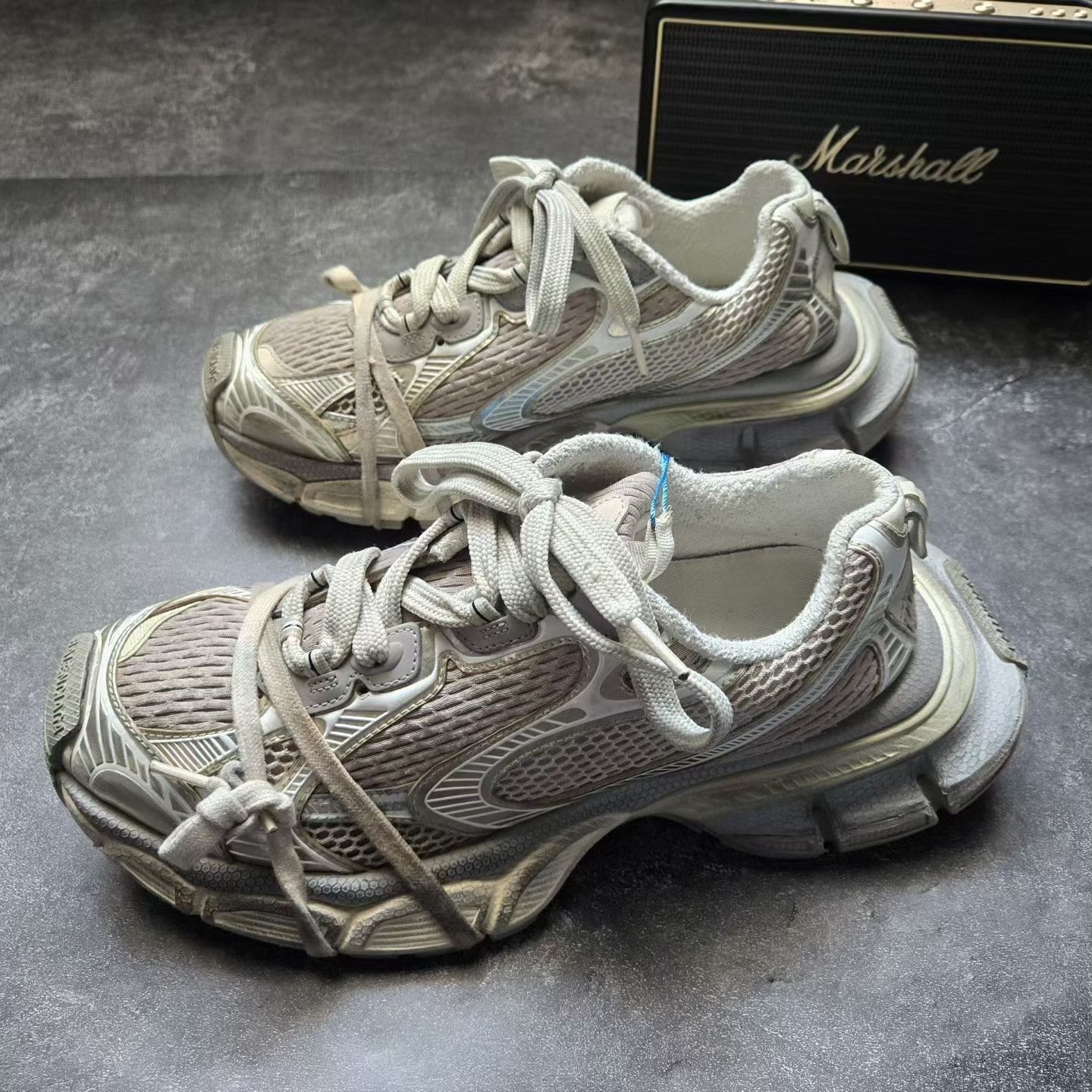 Balenciaga Balenciaga Beige Lowtop Sneakers XXXL Men Size US 10 / EU 43 - 1 Thumbnail