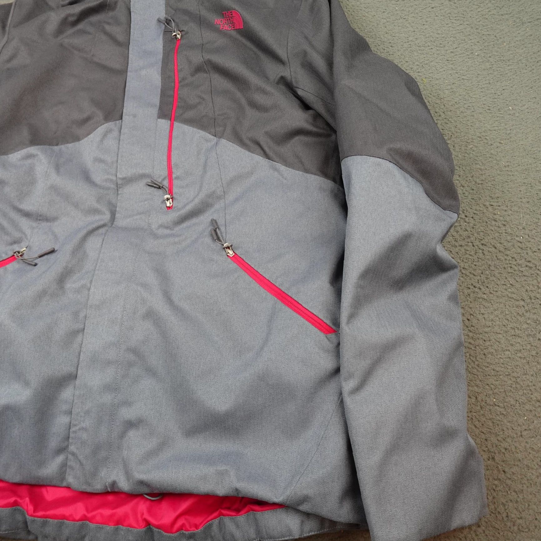 The North Face VINTAGE? No. The North Face Jacket Womens L Gray Pink Hooded Insulated Ski Snow NF0A3LKU Size L / US 10 / IT 46 - 2 Thumbnail