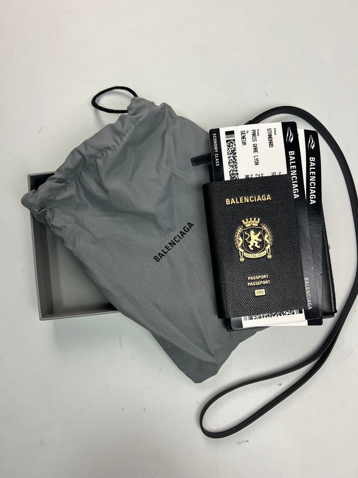 Balenciaga BALENCIAGA SS24 PASSPORT PHONE HOLDER SZ:OS Size ONE SIZE - 5 Thumbnail