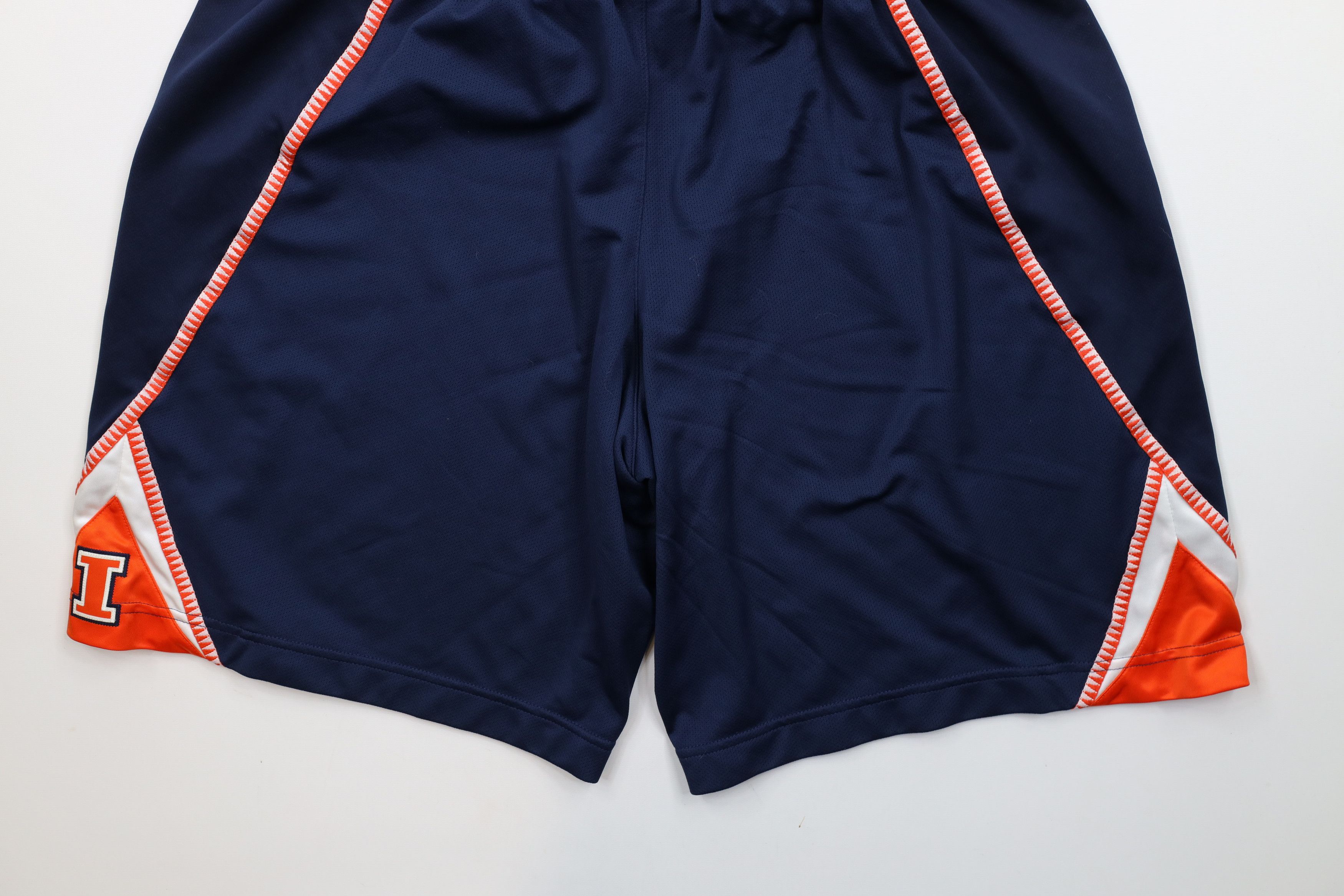 Nike × Vintage Nike Authentics Game Worn University of Illinois Shorts Size US 32 / EU 48 - 11 Thumbnail