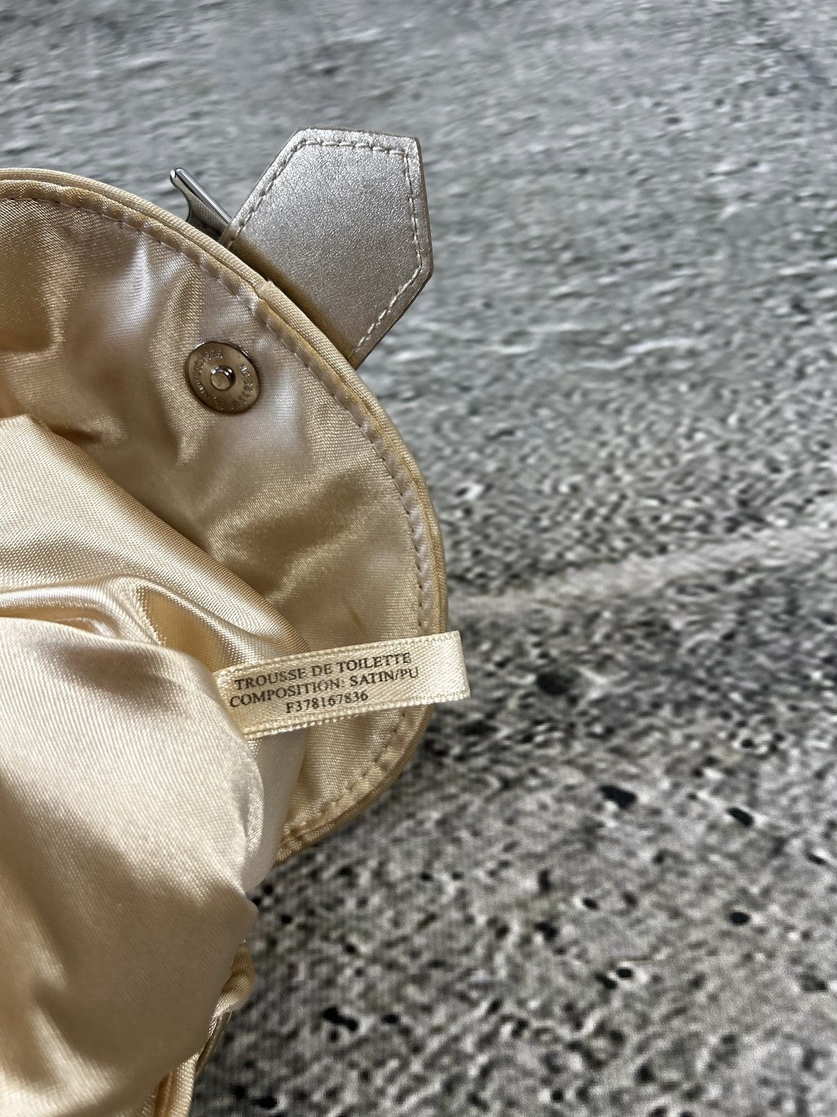 Christian Dior Monsieur × Dior × Vintage Dior parfums small toilet bag gold vintage Size ONE SIZE - 4 Thumbnail