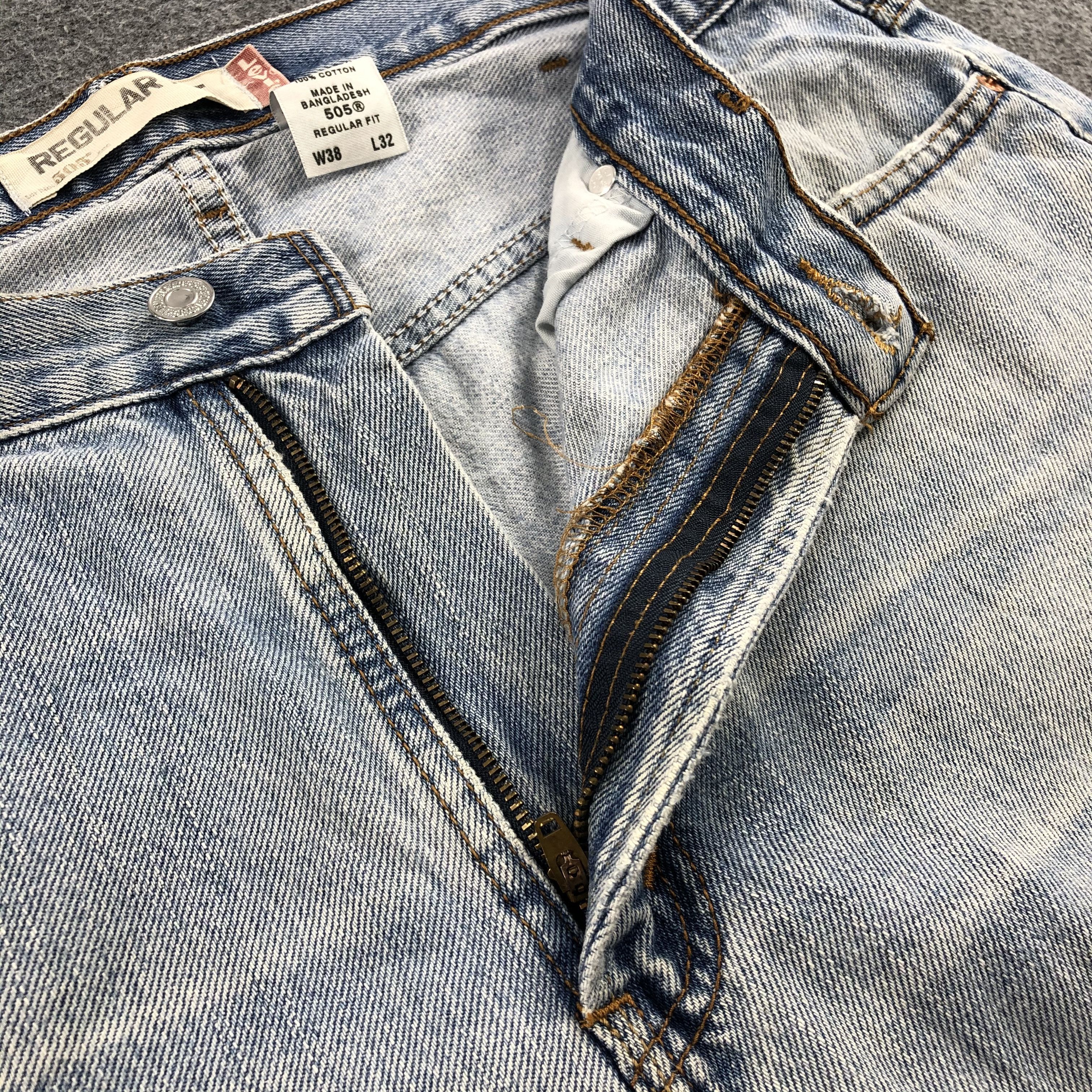Levi's × Vintage Vintage Light Wash Levis 505 Jeans-JM1187 Size US 38 / EU 54 - 8 Thumbnail