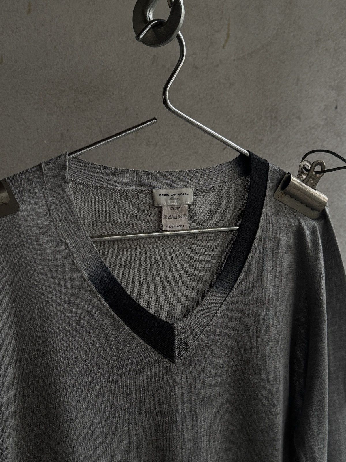 Dries Van Noten Dries Van Noten All Silk Gradient Ombré V Neck Knit Size US M / EU 48-50 / 2 - 4 Thumbnail