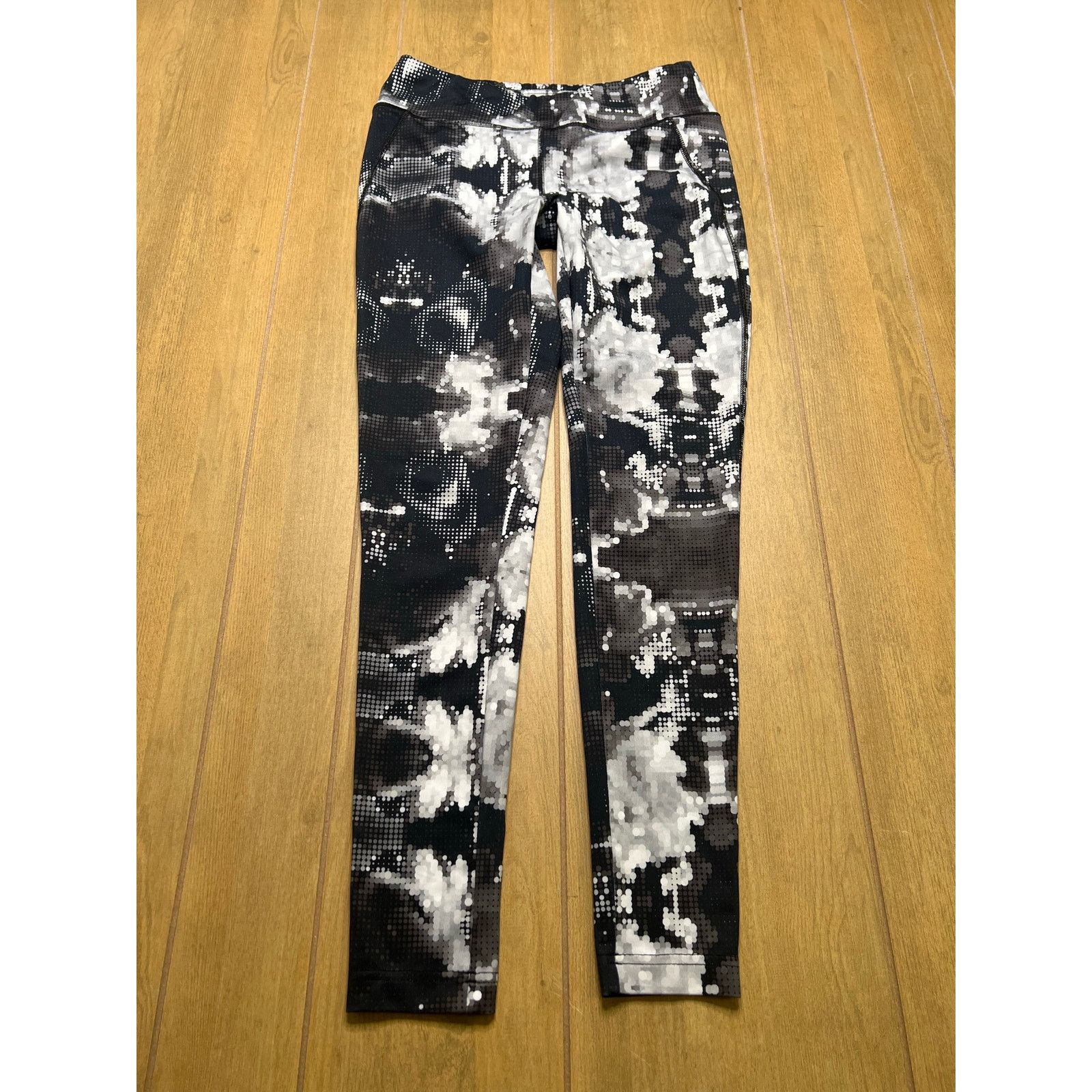 The North Face The North Face Black Abstract Pattern Womens Leggings Sz M Size 27" / US 4 / IT 40 - 2 Thumbnail