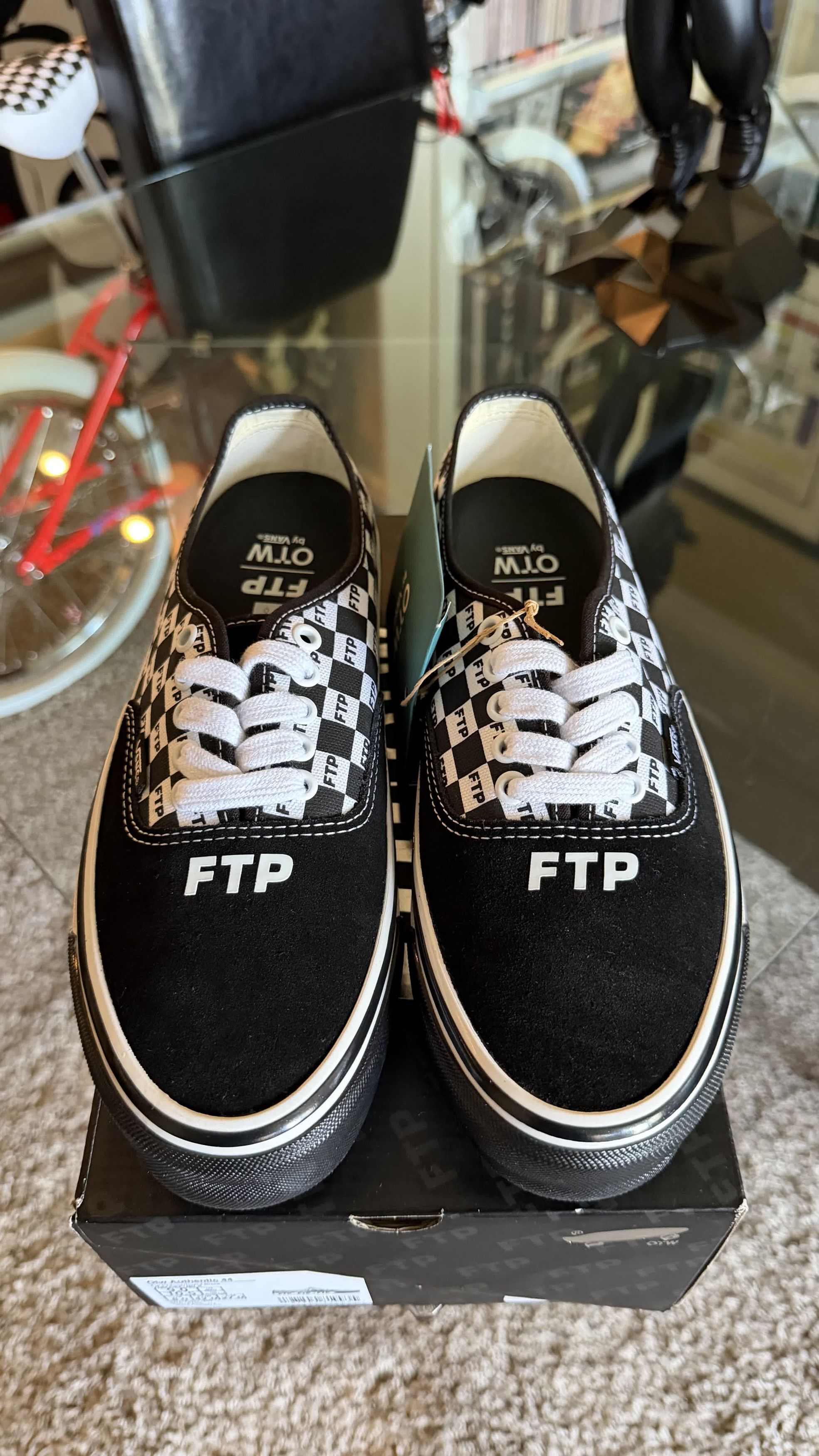 Vans VANS AUTHENTIC 44 FTP CHECKERBOARD VAULT VN000EEUBLK 9 WHITE Size US 9 / EU 42 - 2 Thumbnail