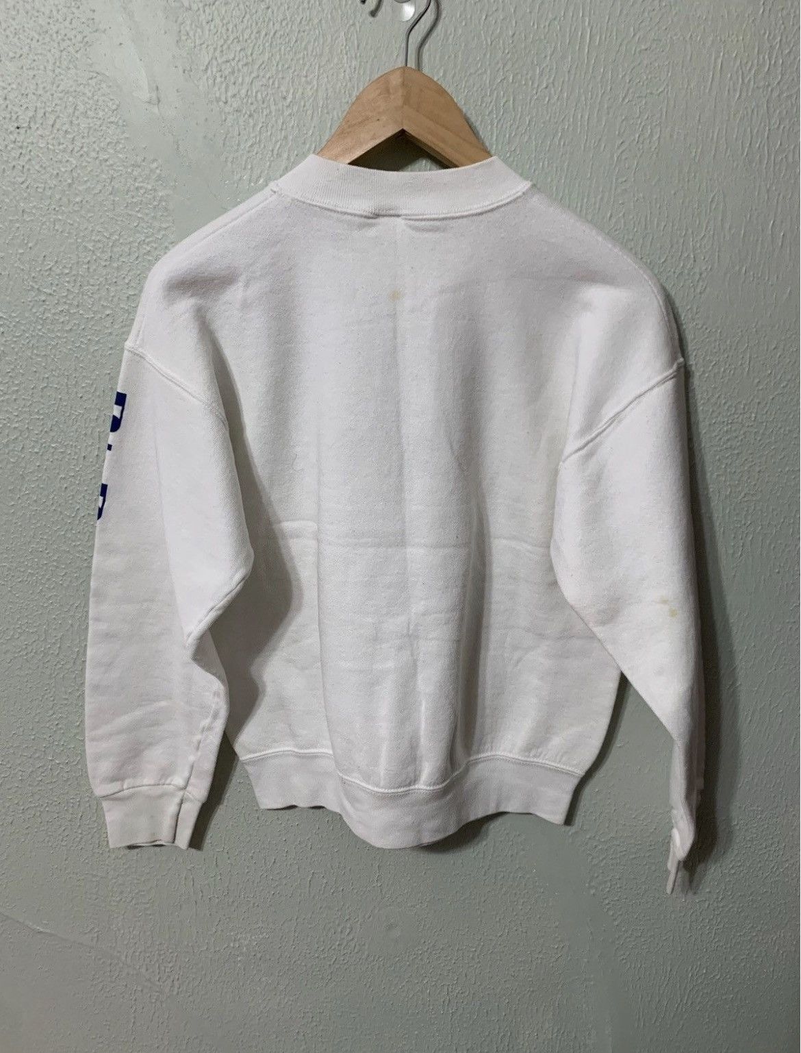 Fruit Of The Loom Fruit Of The Loom white and blue vintage Sweatshirt Size US XS / EU 42 / 0 - 2 Thumbnail