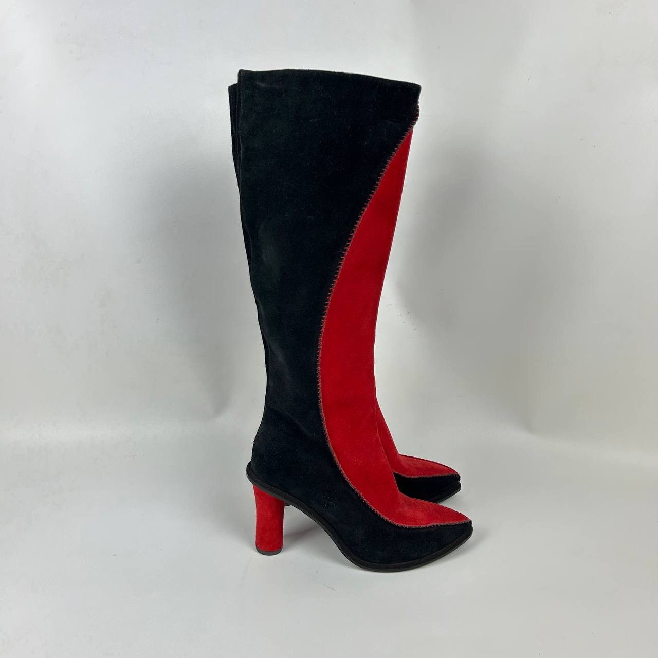 Ugg UGG X TSCHABALALA SELF FATALE HEEL BLACK BOOTS Size US 8 / IT 38 - 2 Thumbnail