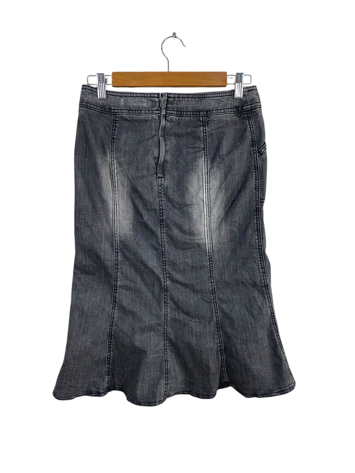 Burberry Vintage burberry mini skirt denim Size 28" / US 6 / IT 42 - 4 Thumbnail