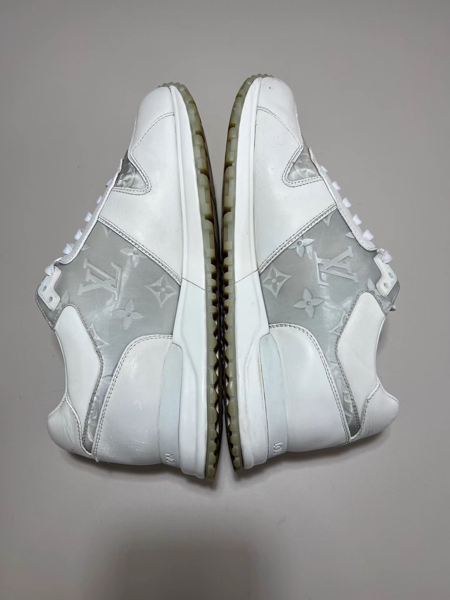 Louis Vuitton LOUIS VUITTON LV RUN AWAY White & Grey Laser Sneakers Size US 6 / EU 39 - 4 Thumbnail