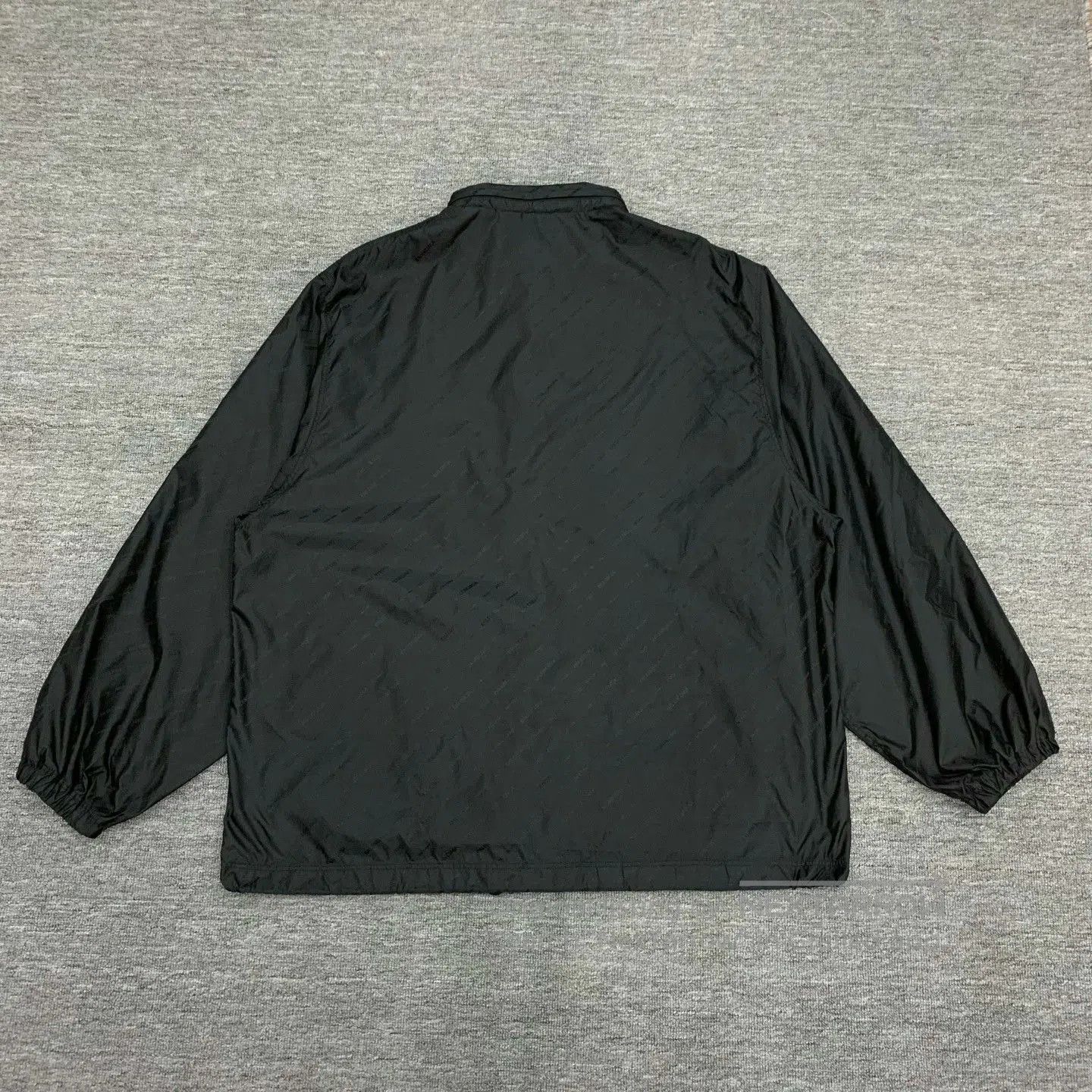 Balenciaga balenciaga black patterned windbreaker jacket. Size US XS / EU 42 / 0 - 3 Thumbnail