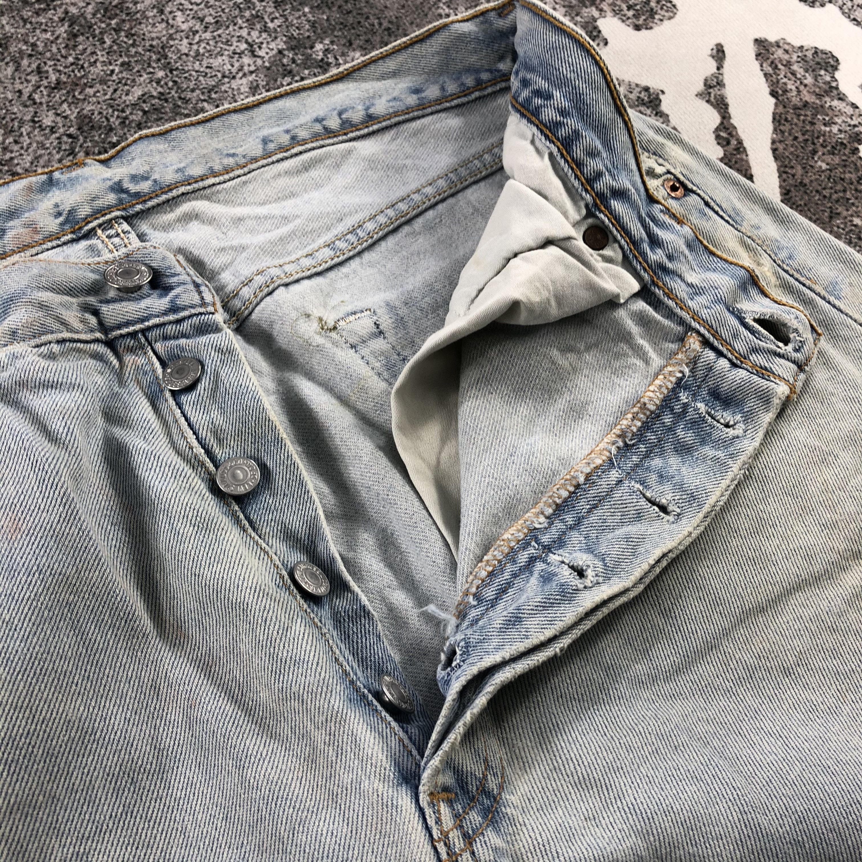 Levi's Vintage 90s Levi's 501 Jeans Dirty Light wash Denim KJ791 Size US 34 / EU 50 - 12 Thumbnail