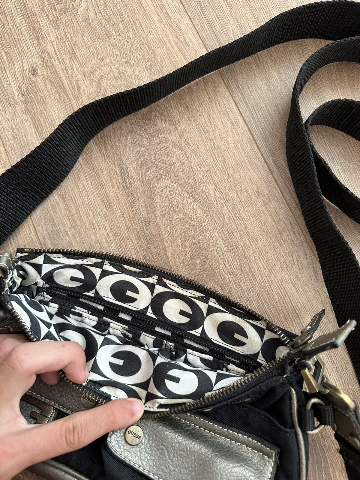 Guess 🔥VINTAGE Y2K AVANT GRANDE GUESS SHOULDER BAG🔥 Size ONE SIZE - 8 Thumbnail