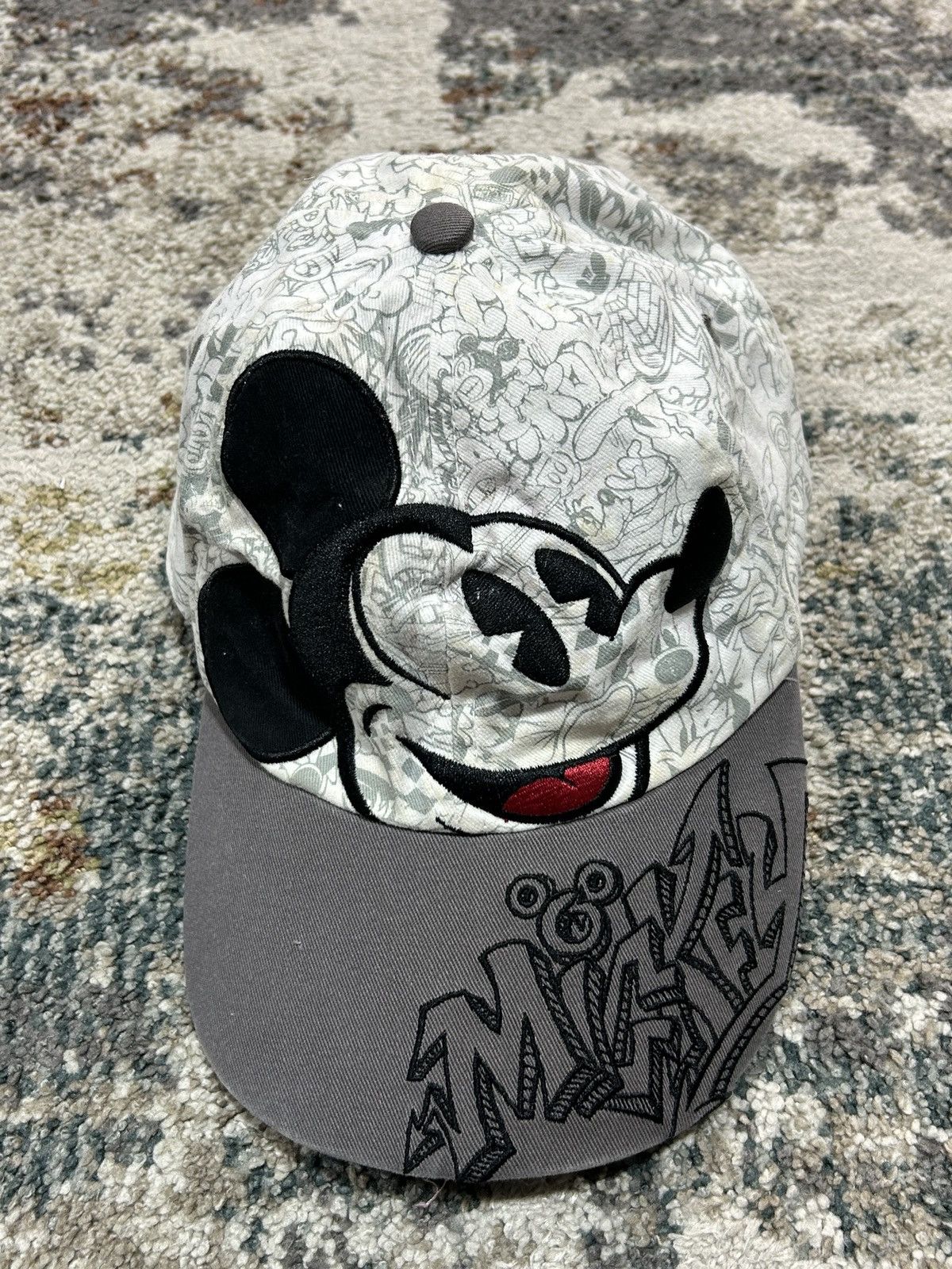 Vintage Vintage Y2K Disney Mickey Mouse Graffiti Hat Size ONE SIZE - 1 Thumbnail
