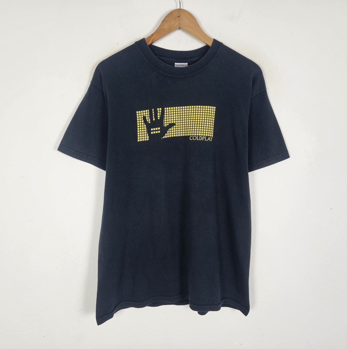 Band Tees Vintage Coldplay Twisted Logic 2006 tour shirt Size US M / EU 48-50 / 2 - 3 Thumbnail