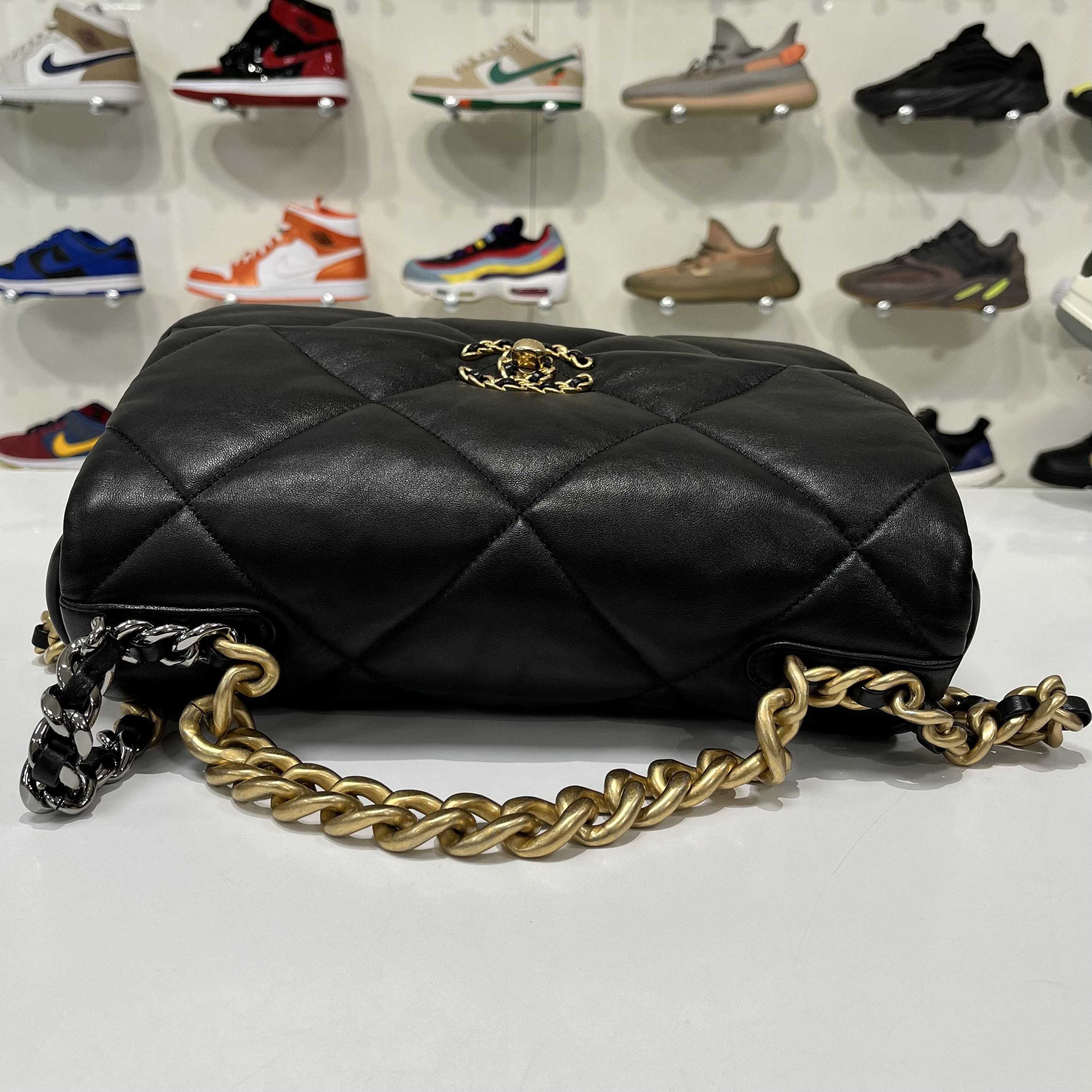 Chanel Chanel 19 Handbag Black/Gold Size ONE SIZE - 6 Thumbnail