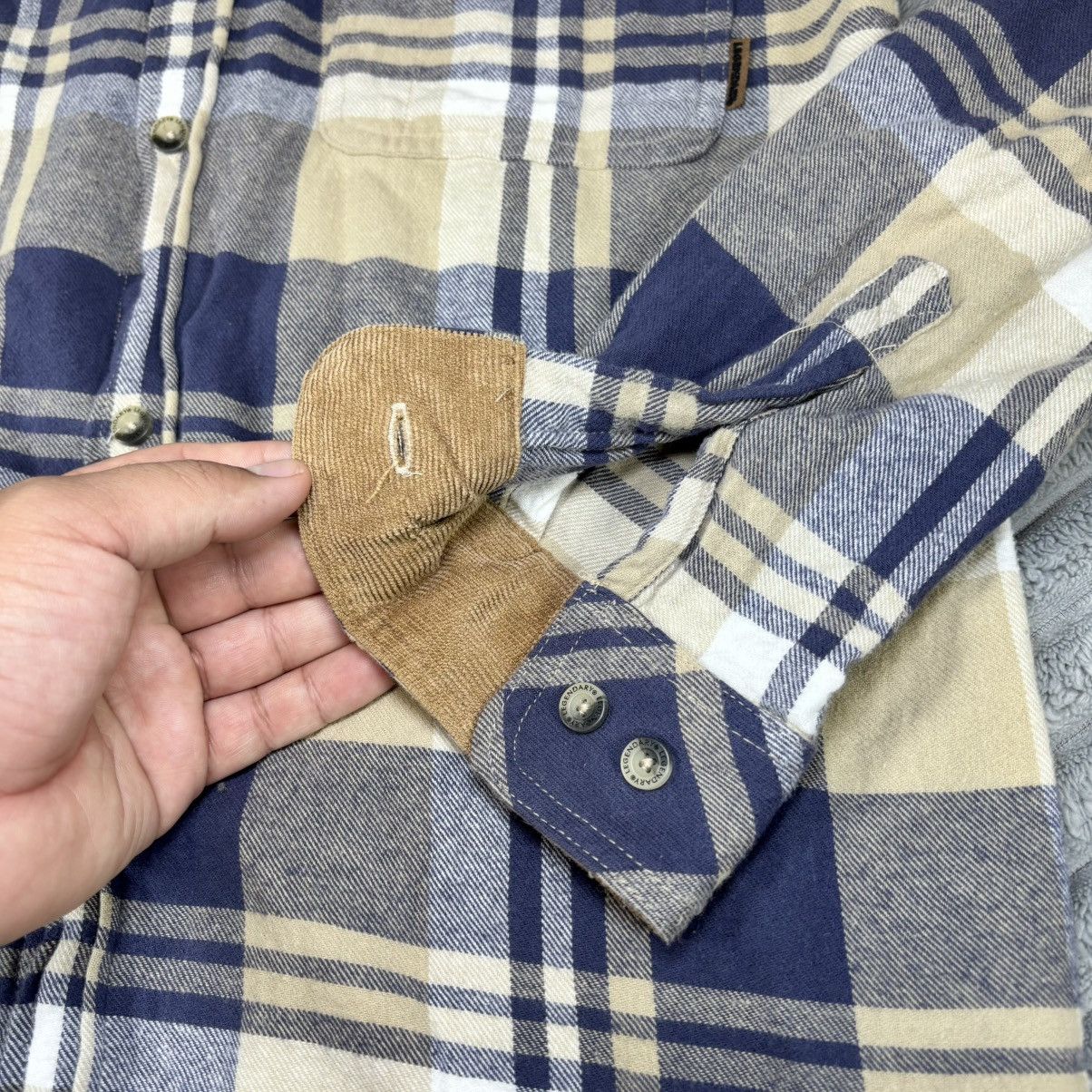 Other Legendary Whitetails Flannel Shirt Men Large Tall Blue Plaid Size US L / EU 52-54 / 3 - 6 Thumbnail